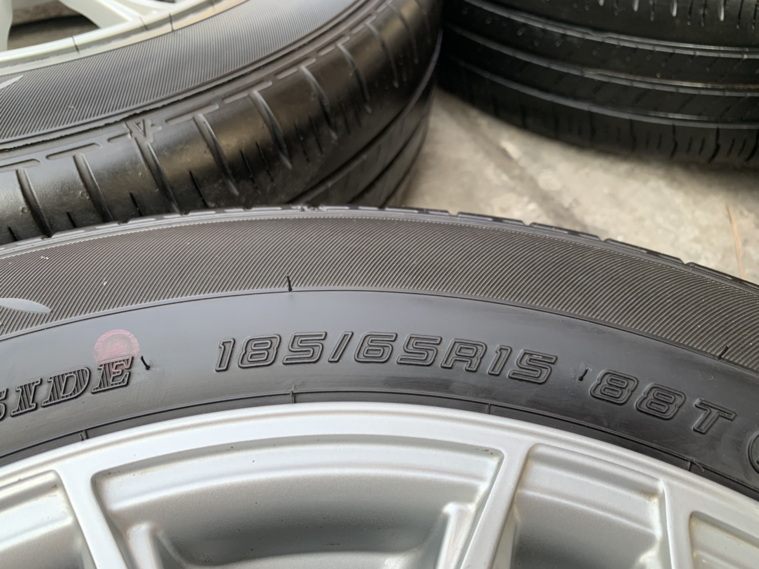 ล้อแม็ก Toyota Vios Exclusive รุ่นพิเศษ ขอบ 15 พร้อมยาง 185-65-15 Dunlop ปลายปี 19 ล้อแม็ก Toyota Vios Exclusive รุ่นพิเศษ ขอบ 15 พร้อมยาง 185-65-15 Dunlop ปลายปี 19