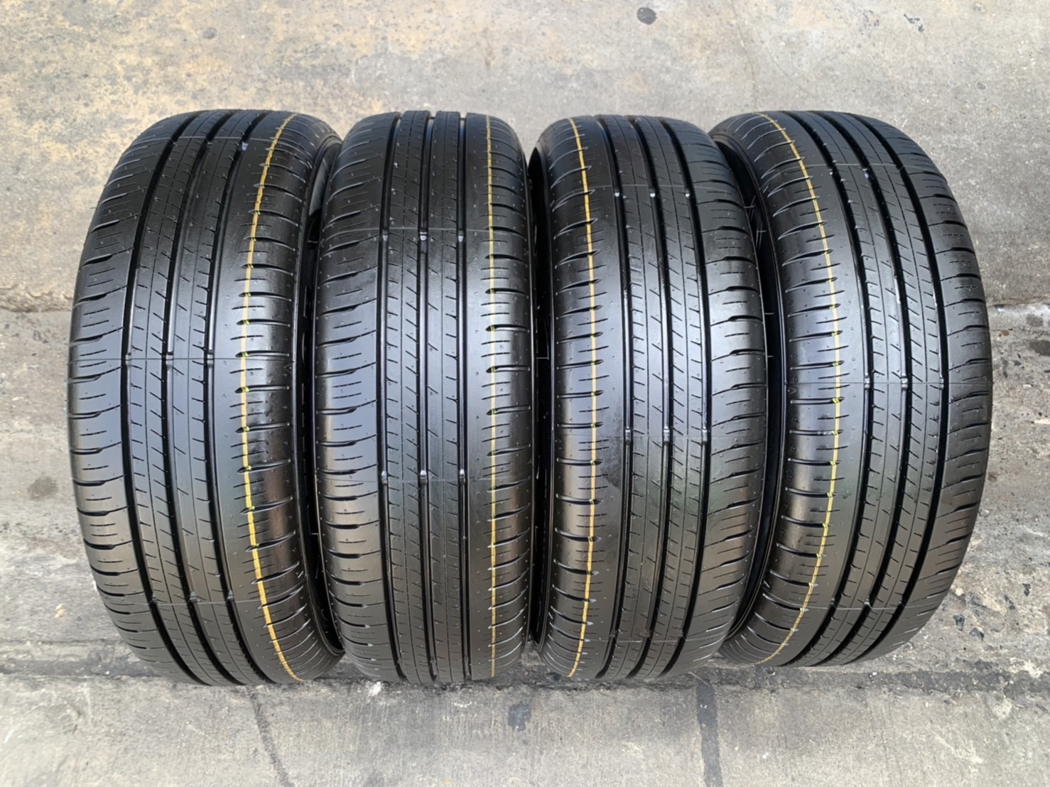 ล้อแม็กป้ายแดง Toyota Yaris Sport รุ่นใหม่ล่าสุด ขอบ 15 สีดำหน้าเงา พร้อมยางใหม่ป้ายแดง 185-60-15 Dunlop ปลายปี 21 ถอดจากโชว์รูม ล้อแม็กป้ายแดง Toyota Yaris Sport รุ่นใหม่ล่าสุด ขอบ 15 สีดำหน้าเงา พร้อมยางใหม่ป้ายแดง 185-60-15 Dunlop ปลายปี 21 ถอดจากโชว์รูม