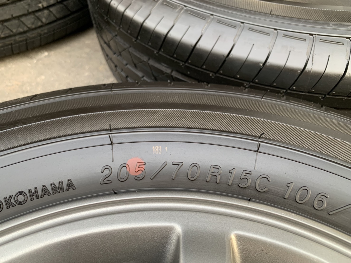 ล้อแม็ก 5รู114 Toyota Tiger D4D ขอบ 15 สีเทา พร้อมยางป้ายแดง 205-70-15 Yokohama ปลายปี 20 สวยกริ๊บ ล้อแม็ก 5รู114 Toyota Tiger D4D ขอบ 15 สีเทา พร้อมยางป้ายแดง 205-70-15 Yokohama ปลายปี 20 สวยกริ๊บ