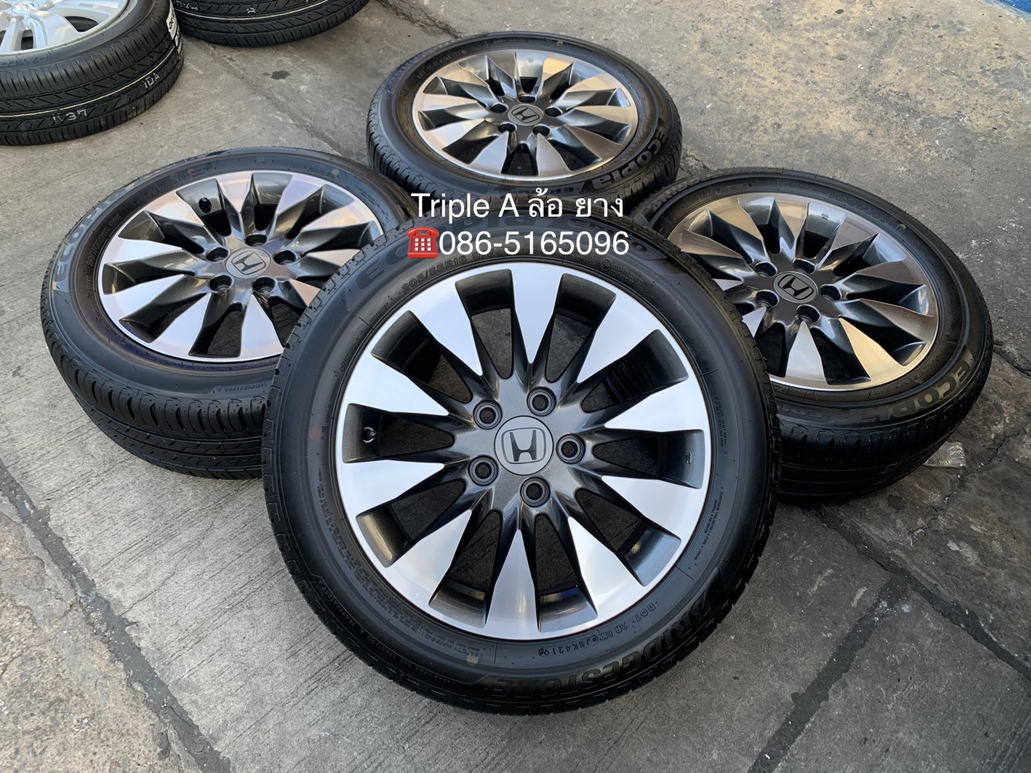 ล้อแม็ก 5รู114 Honda Civic FD ตัวท็อป ขอบ 16 สีเทาหน้าเงา พร้อมยาง 205-55-16 Bridgestone ปี 19 สวยๆ
