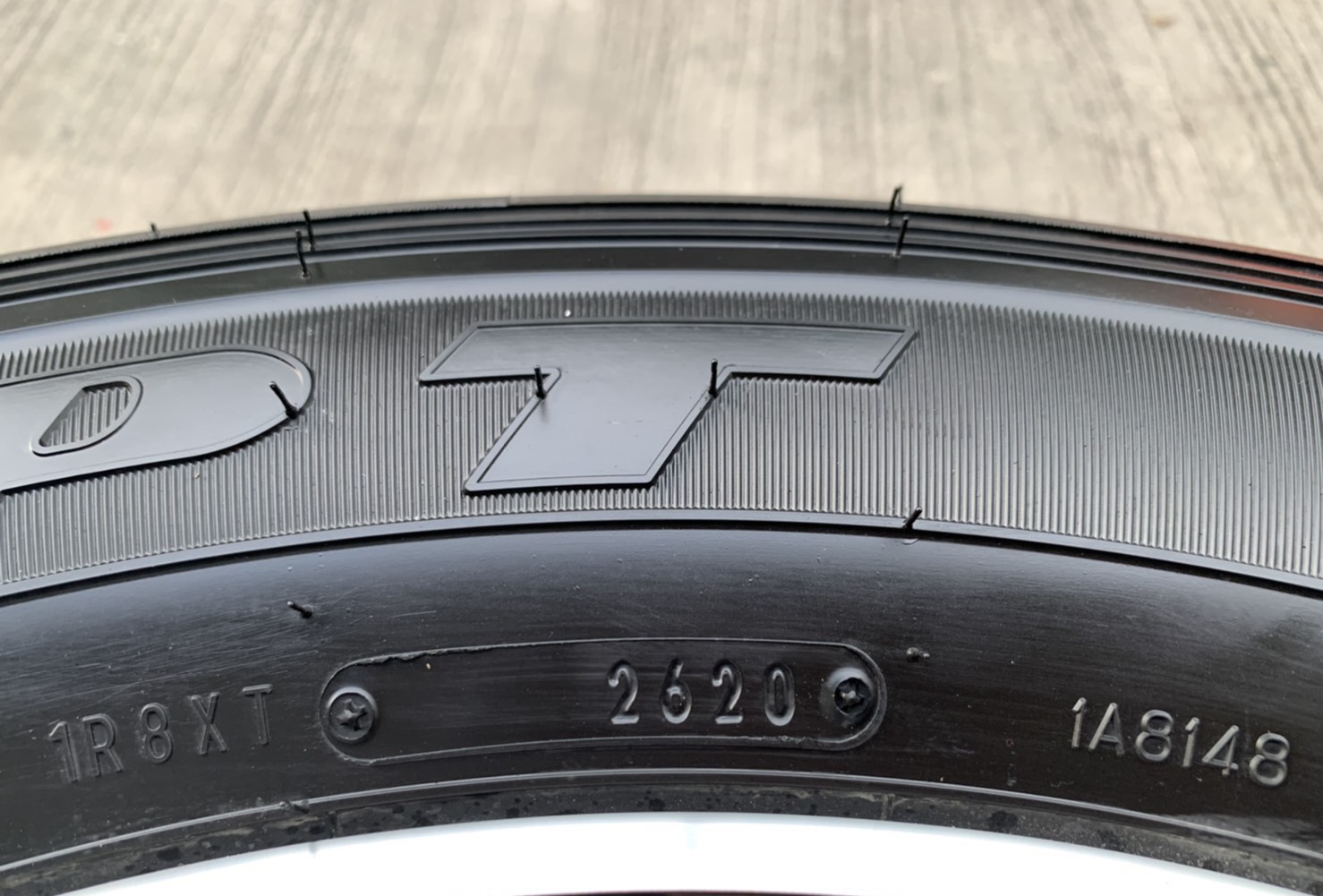 ล้อแม็กป้ายแดง Toyota Fortuner ขอบ 18 ดำหน้าเงา พร้อมยางป้ายแดง 265-60-18 Dunlop ปี 20 สวยกริ๊บ ล้อแม็กป้ายแดง Toyota Fortuner ขอบ 18 ดำหน้าเงา พร้อมยางป้ายแดง 265-60-18 Dunlop ปี 20 สวยกริ๊บ