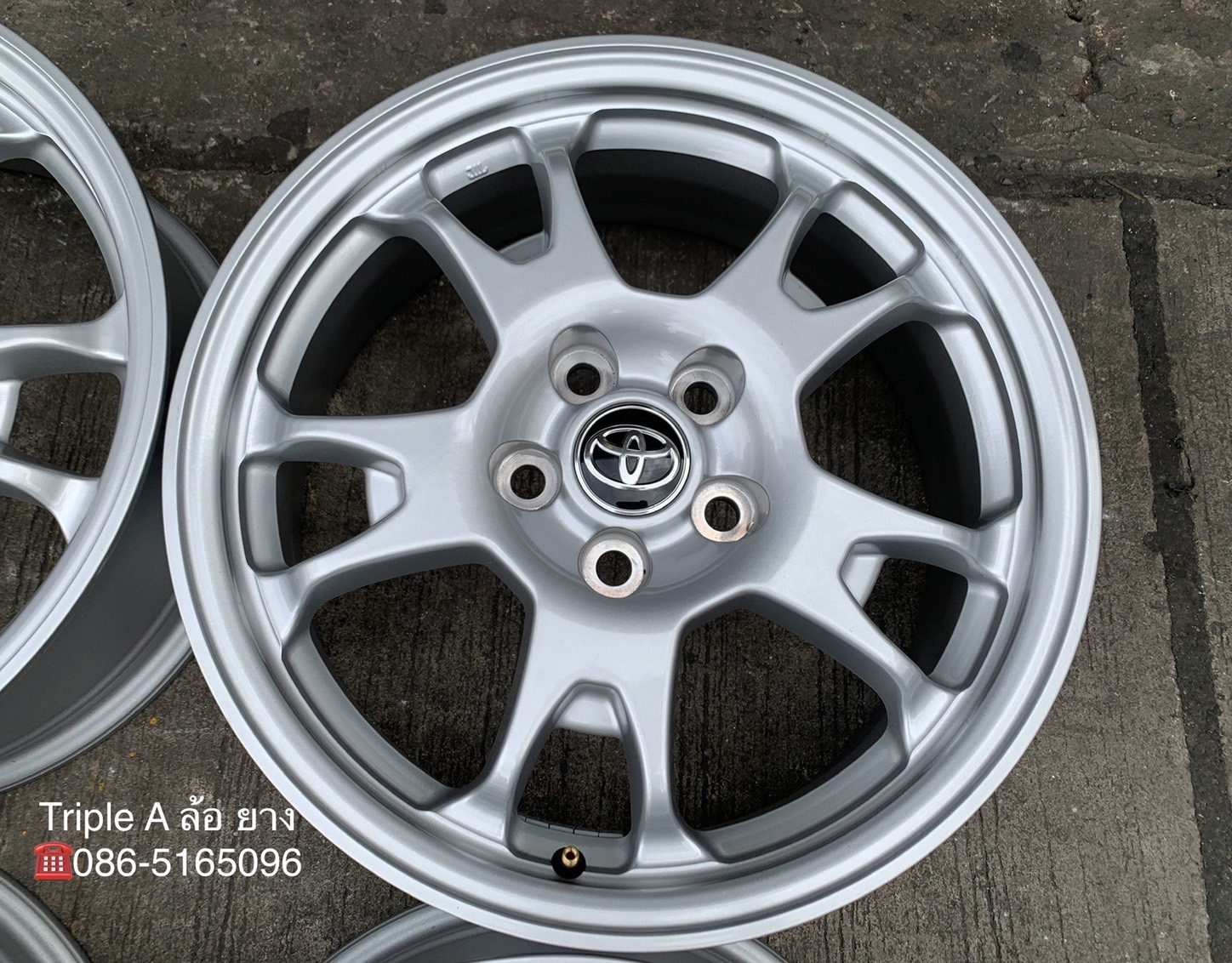 ล้อแม็กป้ายแดง 5รู114 Toyota Corolla Cross รุ่นใหม่ล่าสุด ขอบ 17 สวยกริ๊บ ล้อแม็กป้ายแดง 5รู114 Toyota Corolla Cross รุ่นใหม่ล่าสุด ขอบ 17 สวยกริ๊บ
