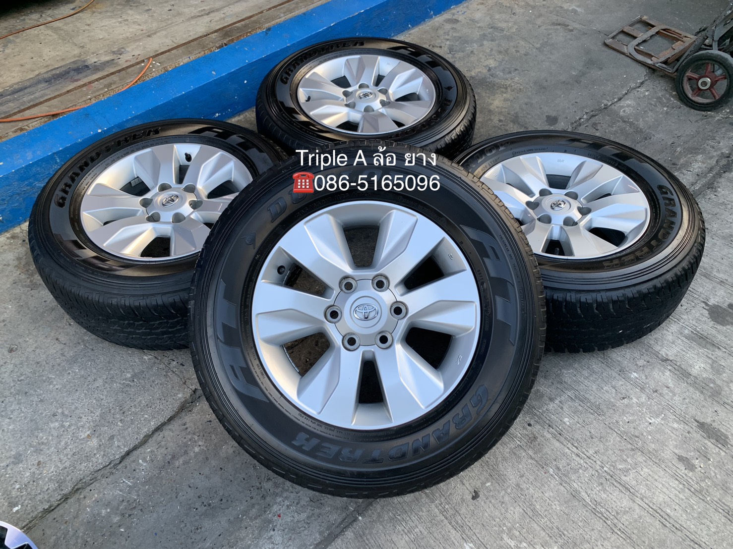 ล้อแม็ก Toyota Revo ขอบ17 พร้อมยาง 265-65-17 Dunlop ปี 16 