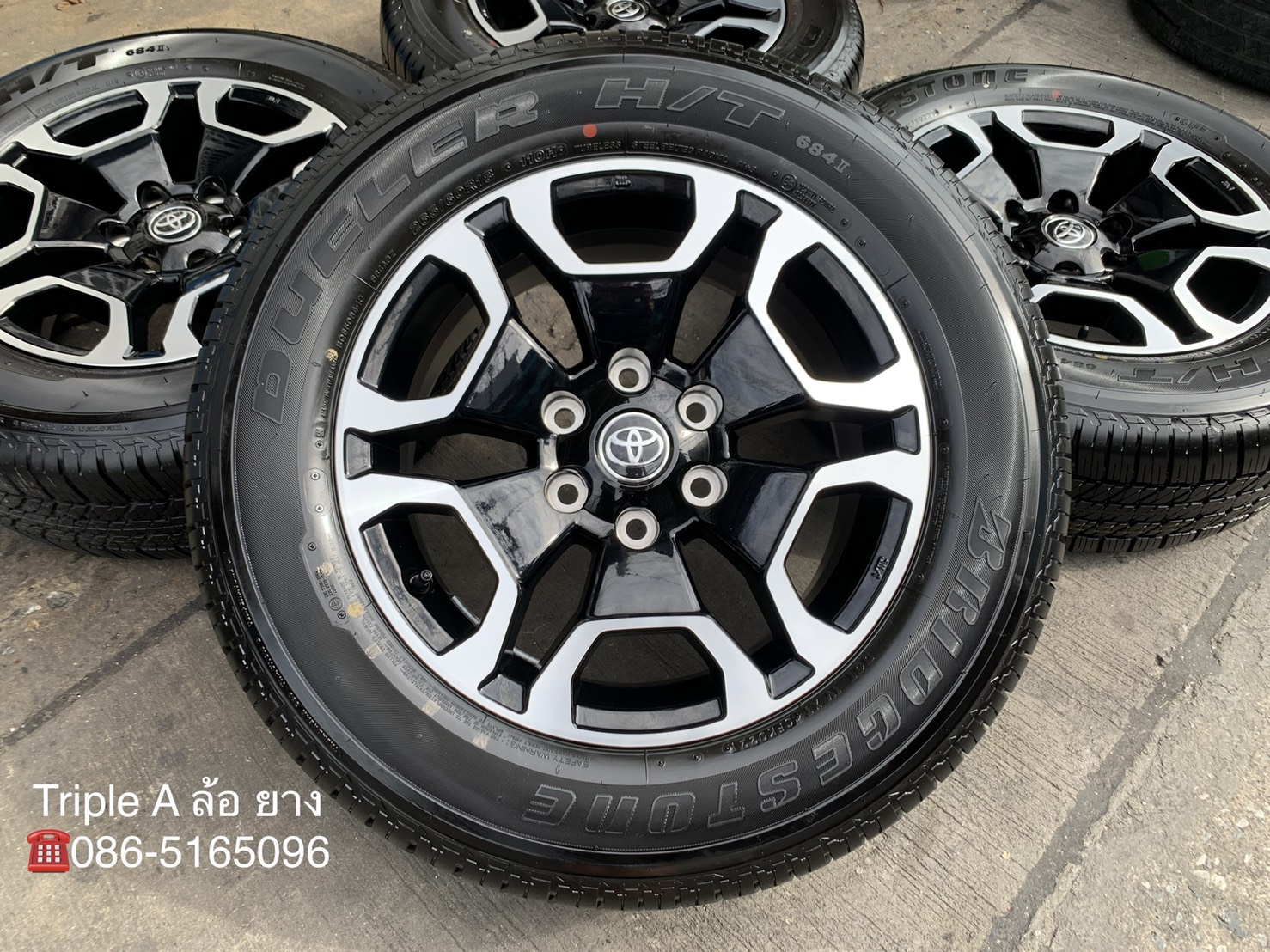 ล้อแม็กป้ายแดง Toyota Revo รุ่นใหม่ล่าสุด ขอบ 18 ดำหน้าเงา พร้อมยางป้ายแดง 265-60-18 Bridgestone ปี 21 สวยกริ๊บ ล้อแม็กป้ายแดง Toyota Revo รุ่นใหม่ล่าสุด ขอบ 18 ดำหน้าเงา พร้อมยางป้ายแดง 265-60-18 Bridgestone ปี 21 สวยกริ๊บ
