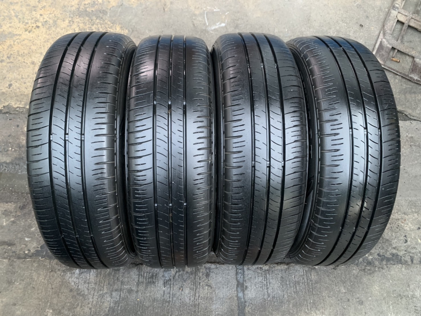 ล้อแม็ก Nissan Note ขอบ 15 พร้อมยาง 185-65-15 Dunlop ปี 17 ใส่กับ March, Almera ได้เลย ล้อแม็ก Nissan Note ขอบ 15 พร้อมยาง 185-65-15 Dunlop ปี 17 ใส่กับ March, Almera ได้เลย