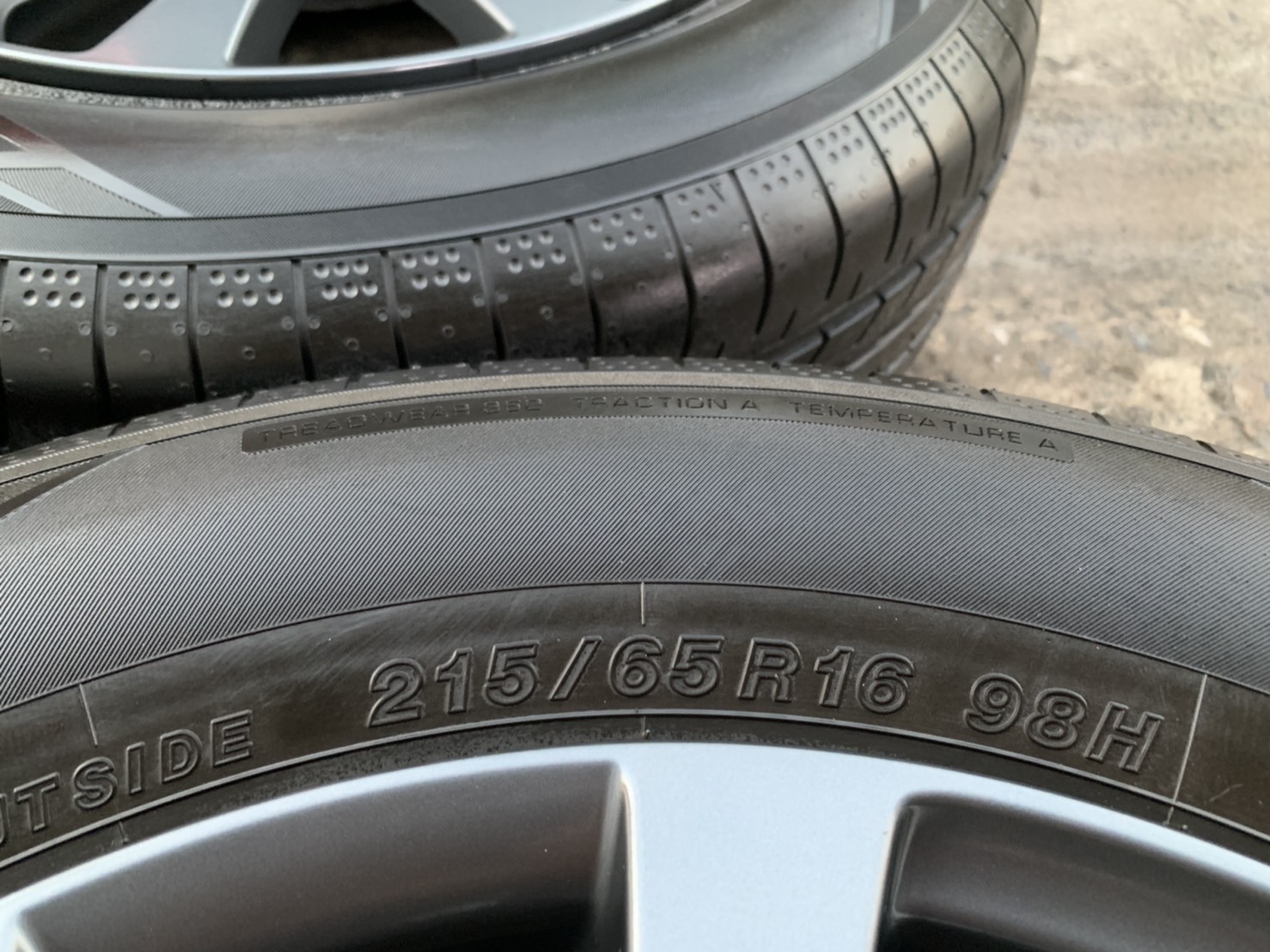 ล้อแม็กป้ายแดง Mazda CX-30 รุ่นใหม่ล่าสุด ขอบ 16 สีเทากัน พร้อมยางน้องๆป้ายแดง 215-65-16 Yokohama ปี 20 ล้อแม็กป้ายแดง Mazda CX-30 รุ่นใหม่ล่าสุด ขอบ 16 สีเทากัน พร้อมยางน้องๆป้ายแดง 215-65-16 Yokohama ปี 20