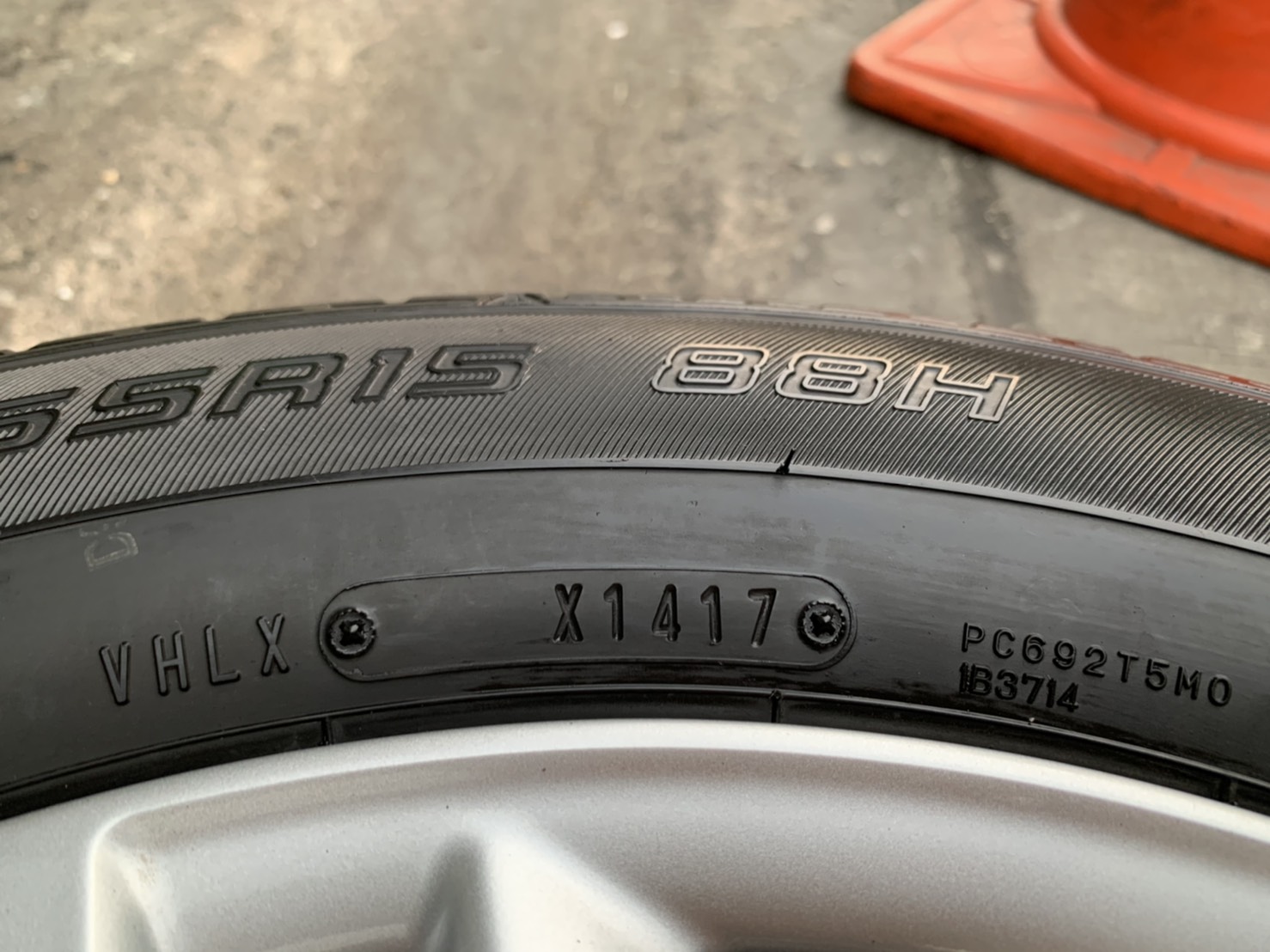 ล้อแม็ก Toyota Yaris Ativ ขอบ 15 สีบอร์น พร้อมยาง 185-65-15 Dunlop ปี 17 ล้อแม็ก Toyota Yaris Ativ ขอบ 15 สีบอร์น พร้อมยาง 185-65-15 Dunlop ปี 17