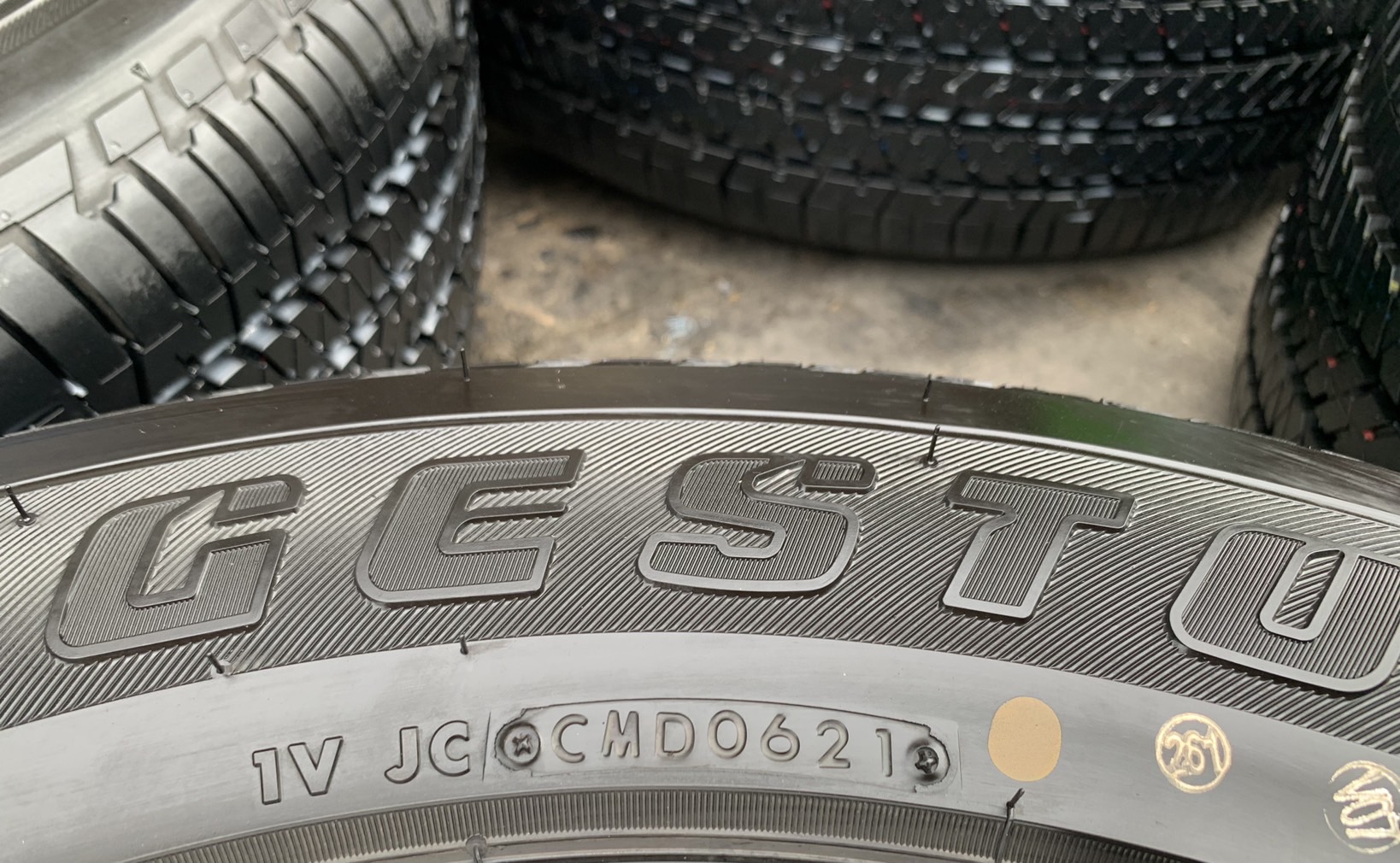 ล้อแม็กป้ายแดง ISUZU MU-X The ONYX รุ่นใหม่ล่าสุด ขอบ 18 พร้อมยางป้ายแดง 255-60-18 Bridgestone ปี 21