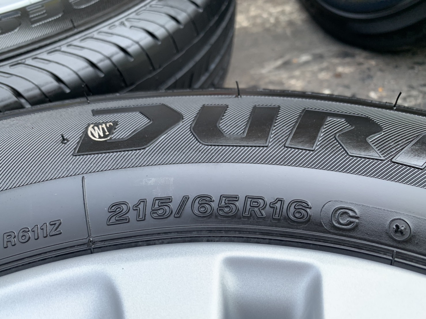 ล้อแม็กป้ายแดง Toyota Revo ขอบ 16 พร้อมใหม่ยางป้ายแดง 215-65-16 Bridgestone ปลายปี 20 ใหม่ยกห้าง ล้อแม็กป้ายแดง Toyota Revo ขอบ 16 พร้อมใหม่ยางป้ายแดง 215-65-16 Bridgestone ปลายปี 20 ใหม่ยกห้าง