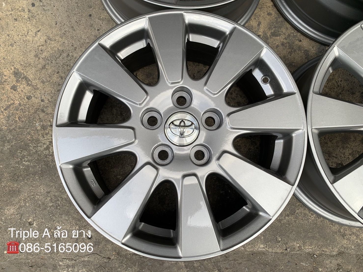 ล้อแม็ก Toyota Camry ขอบ 16 สีเทากัน ล้อแม็ก Toyota Camry ขอบ 16 สีเทากัน