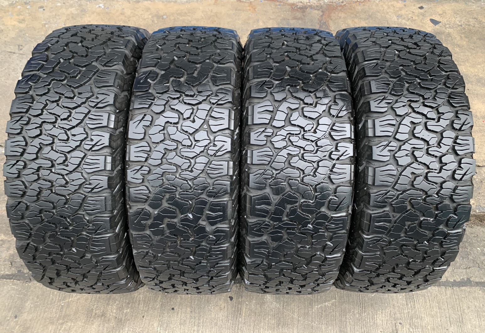 ล้อแม็ก Ford Everest รุ่นใหม่ล่าสุด ขอบ 20 พร้อมยาง 275-60-20 BF Goodrich สภาพสวย ล้อแม็ก Ford Everest รุ่นใหม่ล่าสุด ขอบ 20 พร้อมยาง 275-60-20 BF Goodrich สภาพสวย