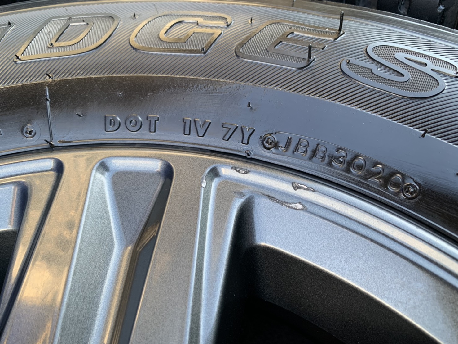 ล้อแม็ก Toyota Revo รุ่นใหม่ล่าสุด ขอบ 17 พร้อมยาง 265-65-17 Bridgestone ปี 20 สภาพสวย ล้อแม็ก Toyota Revo รุ่นใหม่ล่าสุด ขอบ 17 พร้อมยาง 265-65-17 Bridgestone ปี 20 สภาพสวย