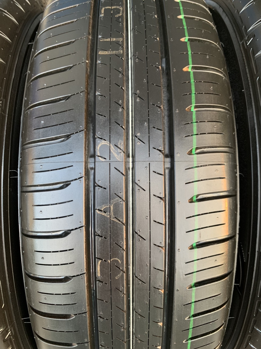 ยางใหม่ป้ายแดง 195-65-15 Dunlop ปลายปี 20 ใหม่ยกห้าง สวยกริ๊บ