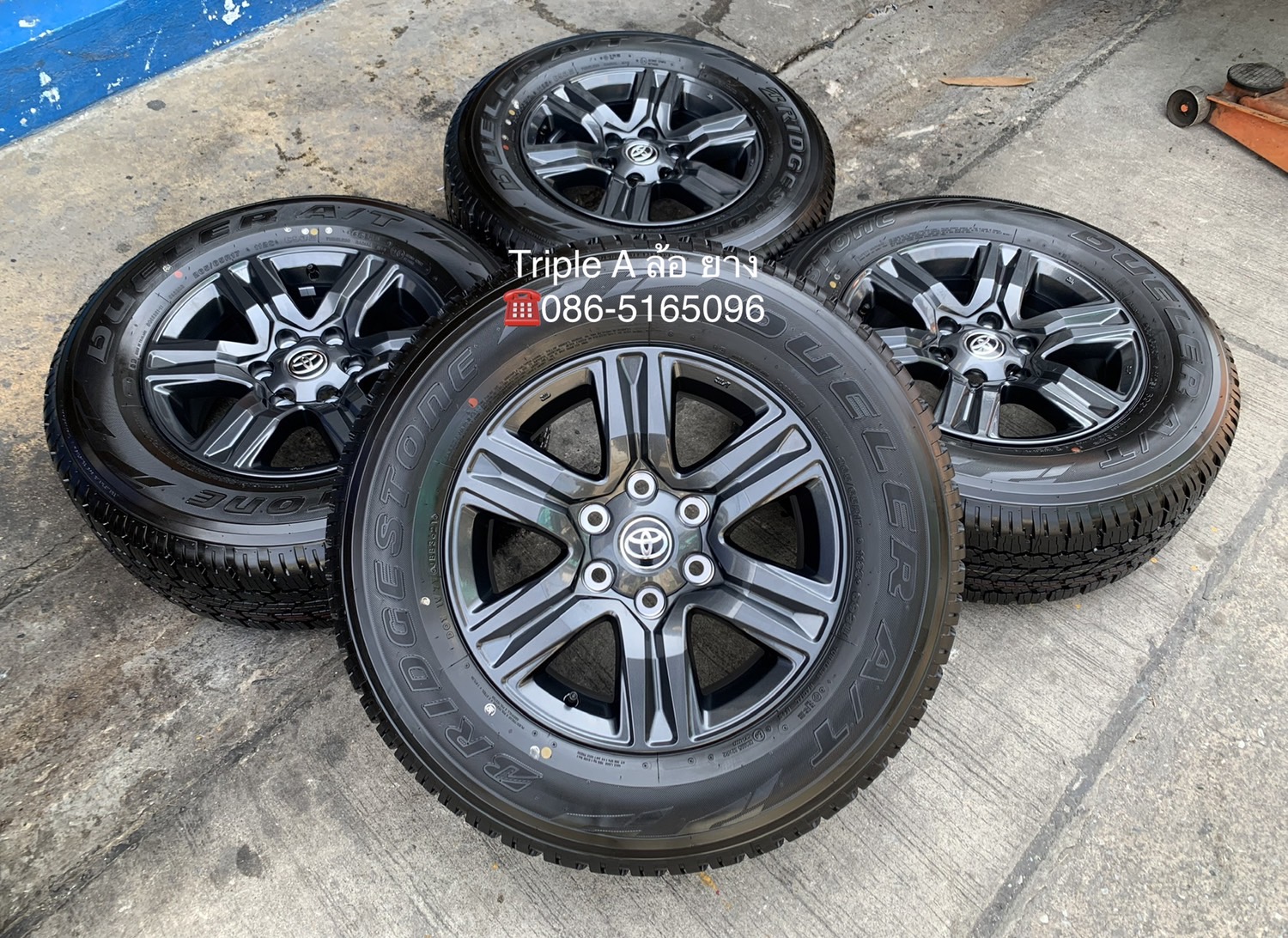 ล้อแม็กป้ายแดง Toyota Revo รุ่นใหม่ล่าสุด ขอบ 17 สีรมดำ พร้อมยางใหม่ป้ายแดง 265-65-17 Bridgestone ปล