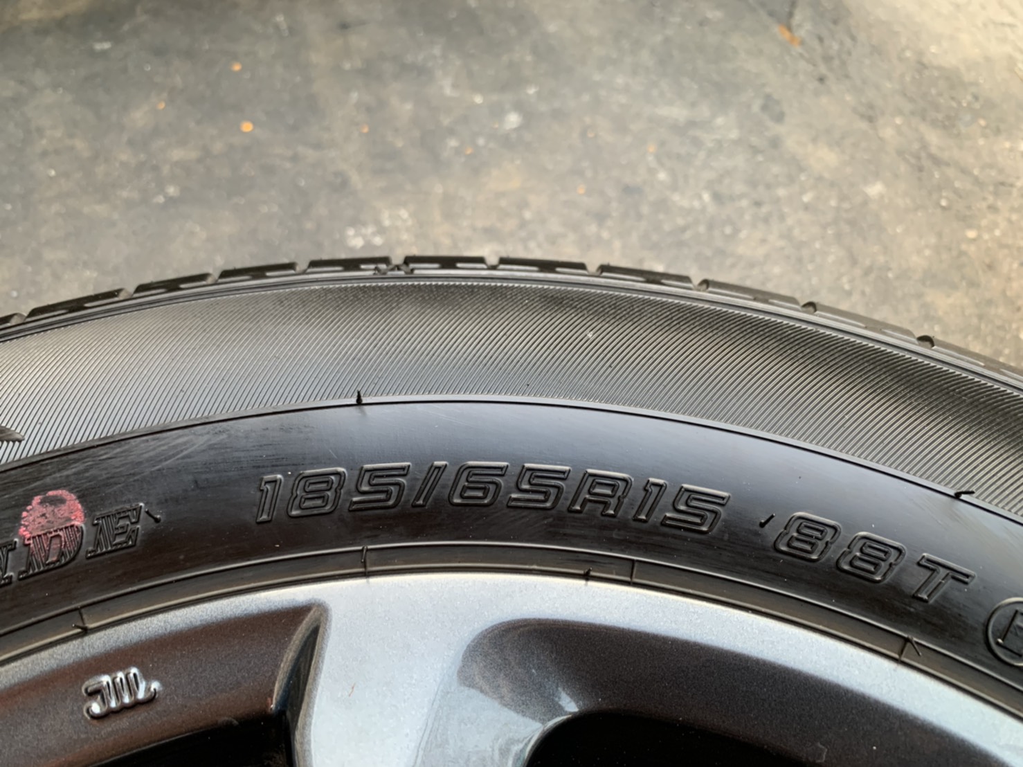 ล้อแม็กป้ายแดง Mazda 2 Skyactiv ขอบ 15 สีดำ มิดไนท์ พร้อมยางป้ายแดง 185-65-15 Dunlop ปี 20 สวยกริ๊บ ล้อแม็กป้ายแดง Mazda 2 Skyactiv ขอบ 15 สีดำ มิดไนท์ พร้อมยางป้ายแดง 185-65-15 Dunlop ปี 20 สวยกริ๊บ