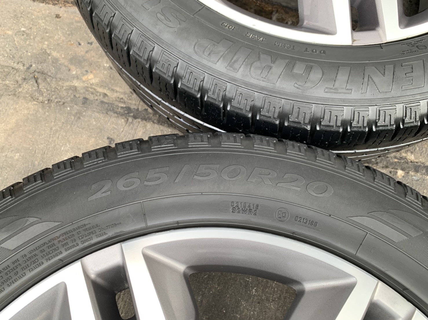 ล้อแม็ก Ford Everest ขอบ 20 พร้อมยาง 265-50-20 Goodyear ปี 19 ล้อแม็ก Ford Everest ขอบ 20 พร้อมยาง 265-50-20 Goodyear ปี 19