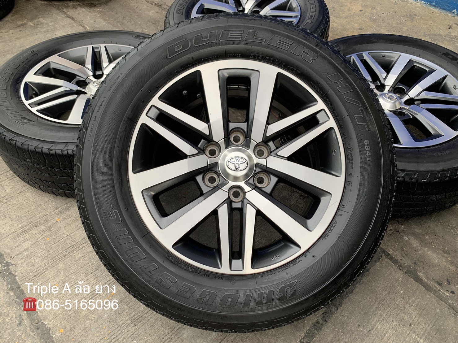 ล้อแม็ก Toyota Fortuner ขอบ 18 ดำหน้าเงา พร้อมยาง 265-60-18 Bridgestone ปี 19 ใส่กับ Toyota Fortuner ล้อแม็ก Toyota Fortuner ขอบ 18 ดำหน้าเงา พร้อมยาง 265-60-18 Bridgestone ปี 19 ใส่กับ Toyota Fortuner