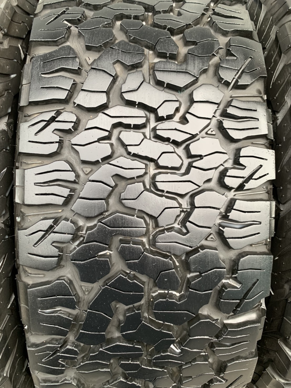ล้อแม็ก Ford Everest รุ่นใหม่ล่าสุด ขอบ 20 พร้อมยาง 275-60-20 BF Goodrich สภาพสวย