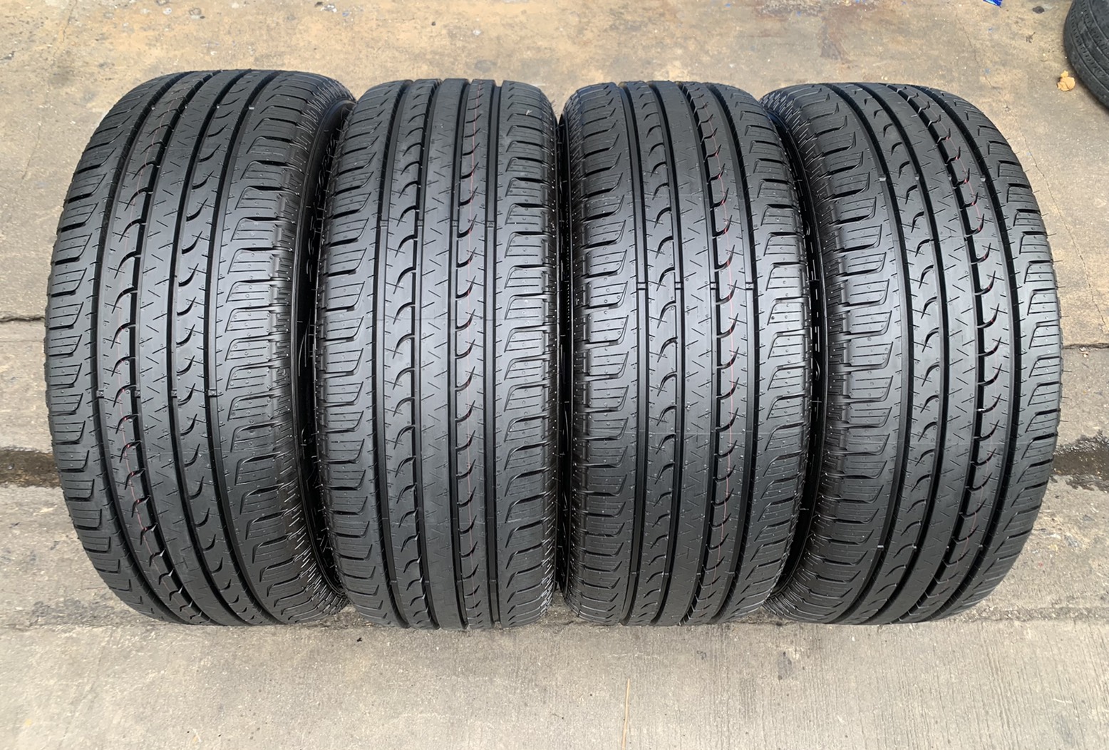 ล้อแม็กป้ายแดง Ford Everest รุ่นใหม่ล่าสุด ขอบ 20 สีดำแท้ พร้อมยางใหม่ป้ายแดง 265-50-20 GoodYear ปี 21 ใหม่กริ๊บๆ ล้อแม็กป้ายแดง Ford Everest รุ่นใหม่ล่าสุด ขอบ 20 สีดำแท้ พร้อมยางใหม่ป้ายแดง 265-50-20 GoodYear ปี 21 ใหม่กริ๊บๆ