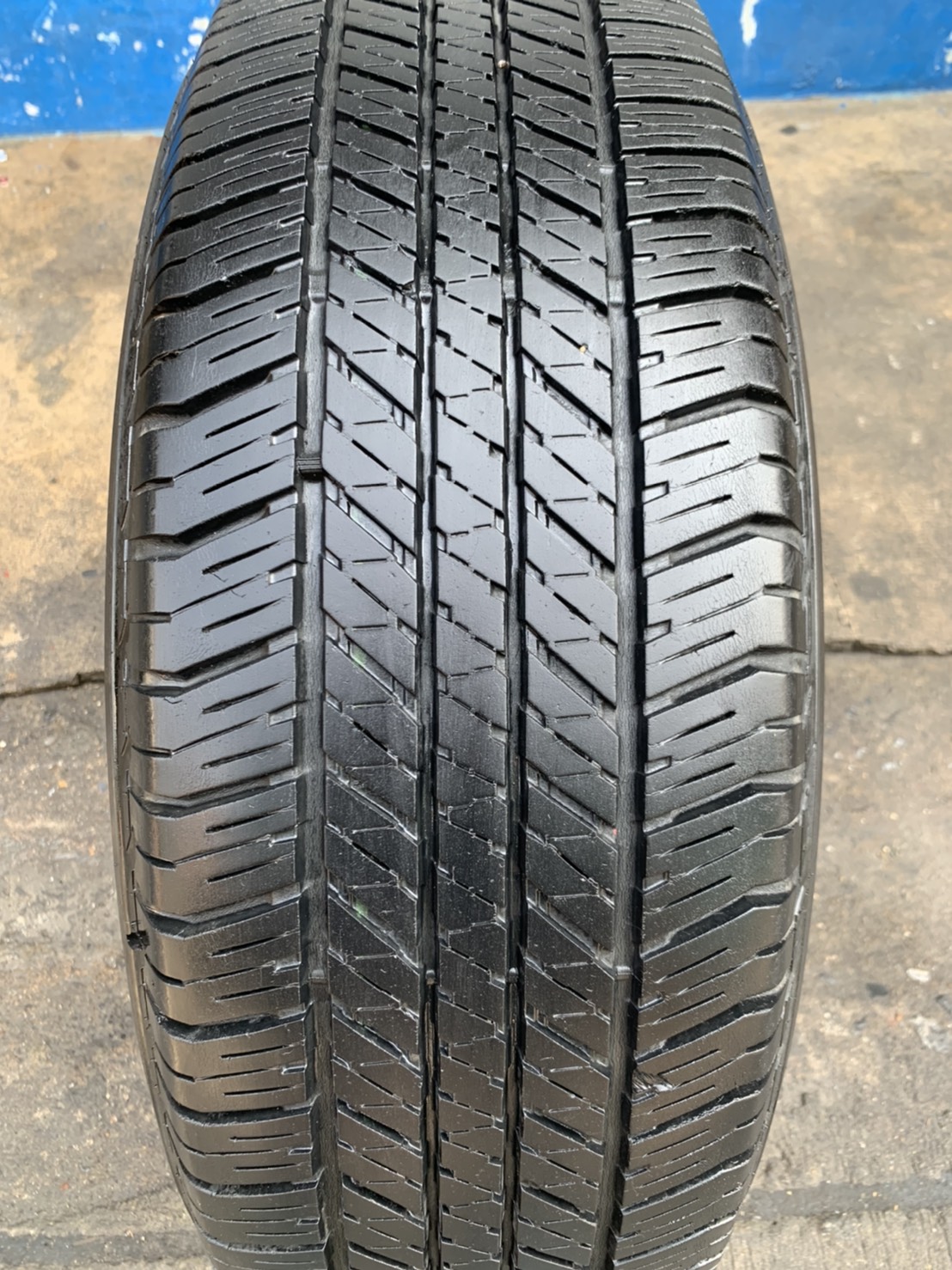 ล้ออะไหล่ 6รู139 ขอบ 17 สีบอร์น แถมยาง 265-65-17 Bridgestone ปี 13 ล้ออะไหล่ 6รู139 ขอบ 17 สีบอร์น แถมยาง 265-65-17 Bridgestone ปี 13