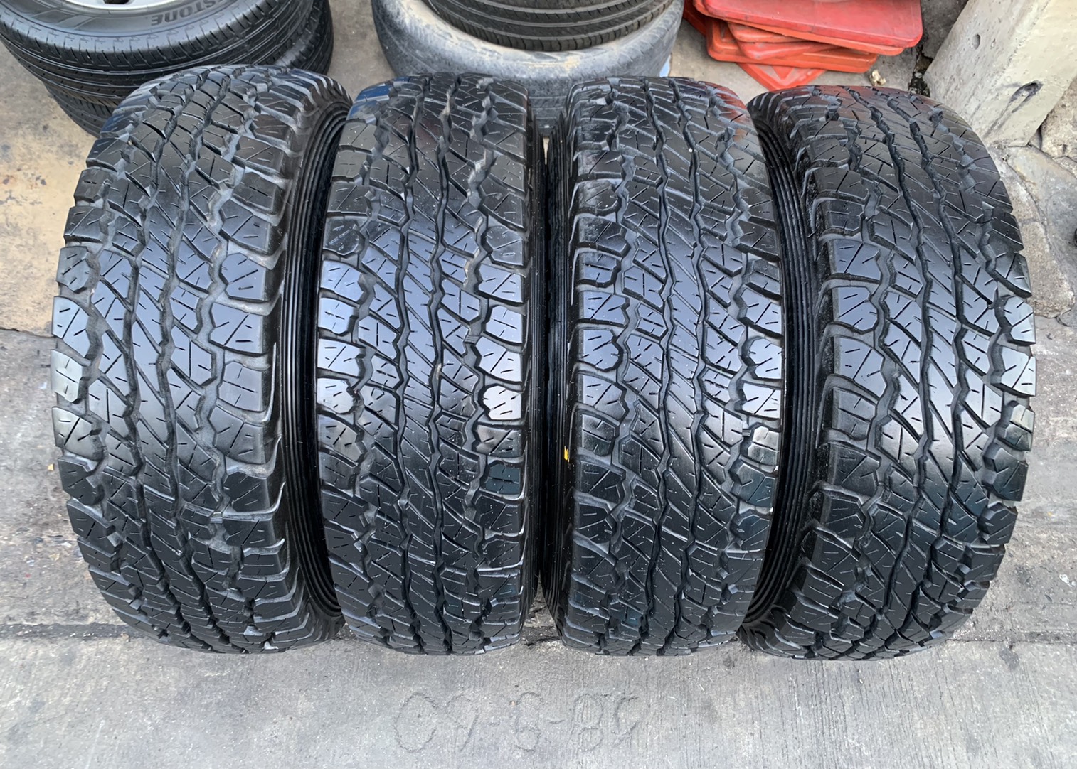 ล้อแม็ก Toyota Vigo Preruner ขอบ 15 พร้อมยาง 30x9.50R15 Dunlop ล้อแม็ก Toyota Vigo Preruner ขอบ 15 พร้อมยาง 30x9.50R15 Dunlop