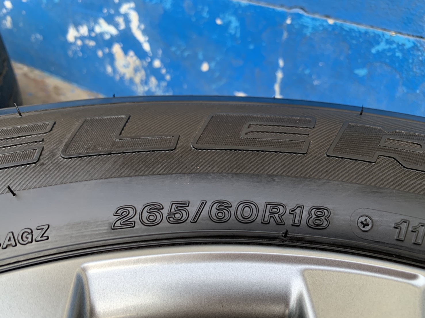 ล้อแม็กป้ายแดง Toyota Fortuner รุ่นใหม่ล่าสุด ขอบ18 สีไฮเปอร์ พร้อมยางป้ายแดง 265-60-18 Bridgestone ปลายปี 20 ล้อแม็กป้ายแดง Toyota Fortuner รุ่นใหม่ล่าสุด ขอบ18 สีไฮเปอร์ พร้อมยางป้ายแดง 265-60-18 Bridgestone ปลายปี 20