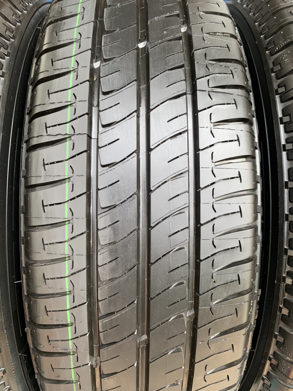 ล้อแม็กป้ายแดง Toyota Revo ขอบ 16 พร้อมยางใหม่ป้ายแดง 215-65-16 Michelin ปี 20 ใหม่กริ๊บ