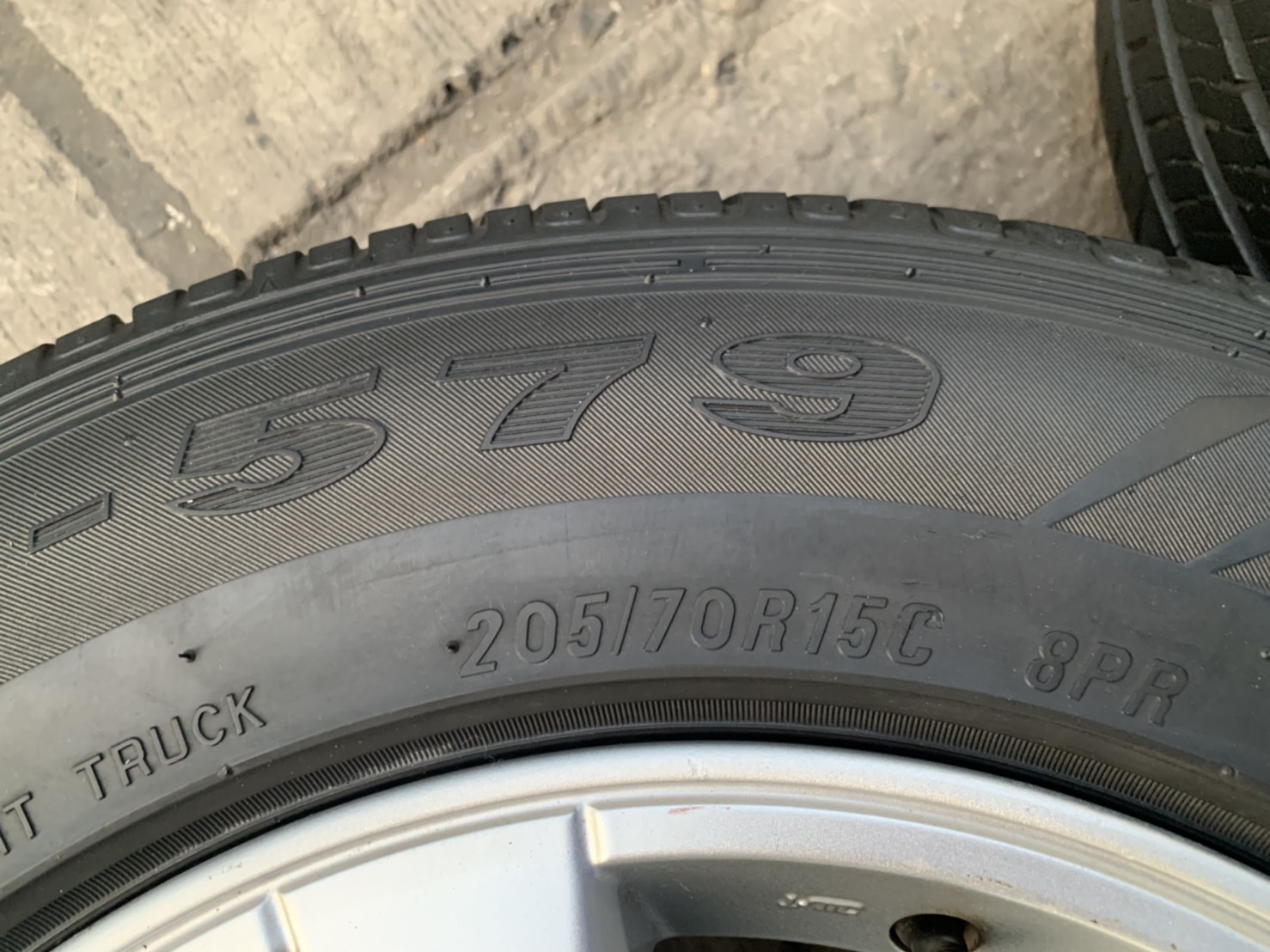 ล้อแม็ก ISUZU D-MAX Platinum ขอบ 15 พร้อมยาง 205-70-15 Maxxis ปลายปี16 สภาพดี ล้อแม็ก ISUZU D-MAX Platinum ขอบ 15 พร้อมยาง 205-70-15 Maxxis ปลายปี16 สภาพดี