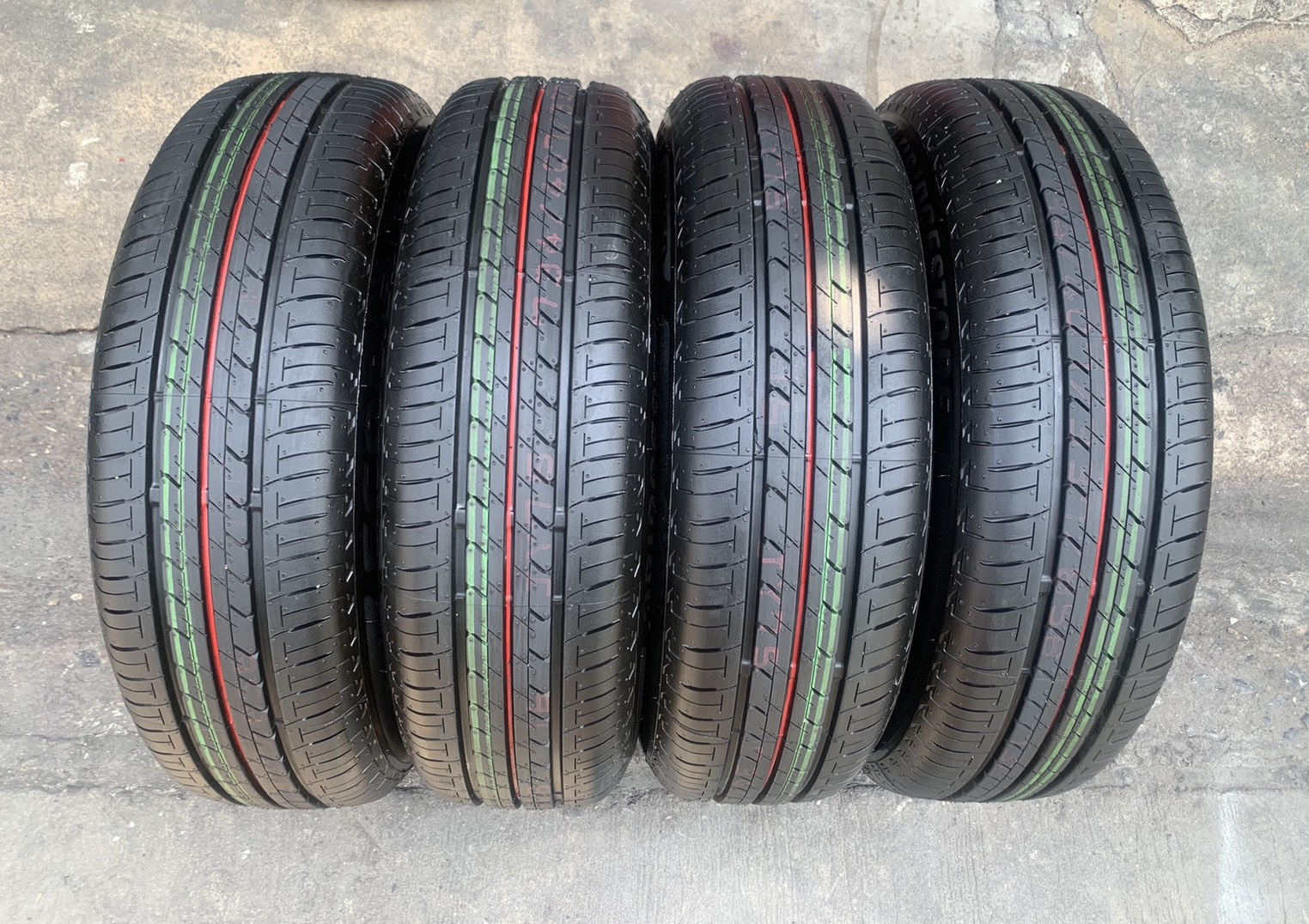ล้อแม็ก Honda New Jazz ตัวรองท็อป ขอบ 15 พร้อมยางใหม่ป้ายแดง 175-65-15 Bridgestone ปลายปี 20 สวยๆ ล้อแม็ก Honda New Jazz ตัวรองท็อป ขอบ 15 พร้อมยางใหม่ป้ายแดง 175-65-15 Bridgestone ปลายปี 20 สวยๆ