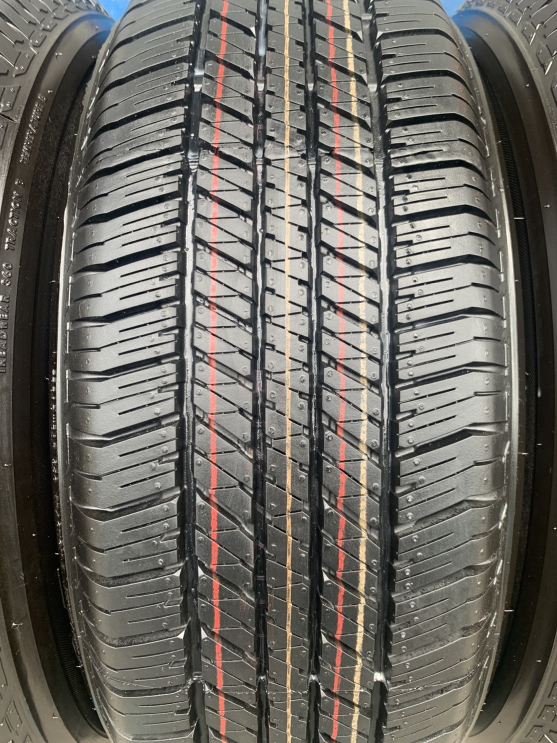 ล้อแม็กป้ายแดง Ford Ranger XLT ขอบ 17 สีดำแท้ พร้อมยางใหม่ป้ายแดง 265-65-17 Bridgestone ปี 21 ใหม่กริ๊บๆ ล้อแม็กป้ายแดง Ford Ranger XLT ขอบ 17 สีดำแท้ พร้อมยางใหม่ป้ายแดง 265-65-17 Bridgestone ปี 21 ใหม่กริ๊บๆ