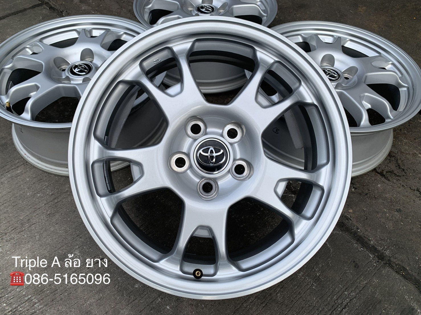 ล้อแม็กป้ายแดง 5รู114 Toyota Corolla Cross รุ่นใหม่ล่าสุด ขอบ 17 ล้อแม็กป้ายแดง 5รู114 Toyota Corolla Cross รุ่นใหม่ล่าสุด ขอบ 17