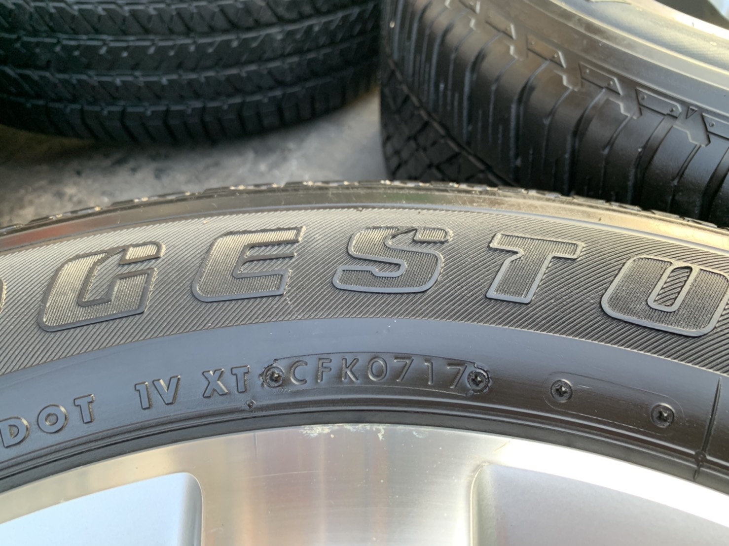 ล้อแม็ก Chevrolet Trailblazer ขอบ 18 พร้อมยาง 265-60-18 Bridgestone ปลายปี 16