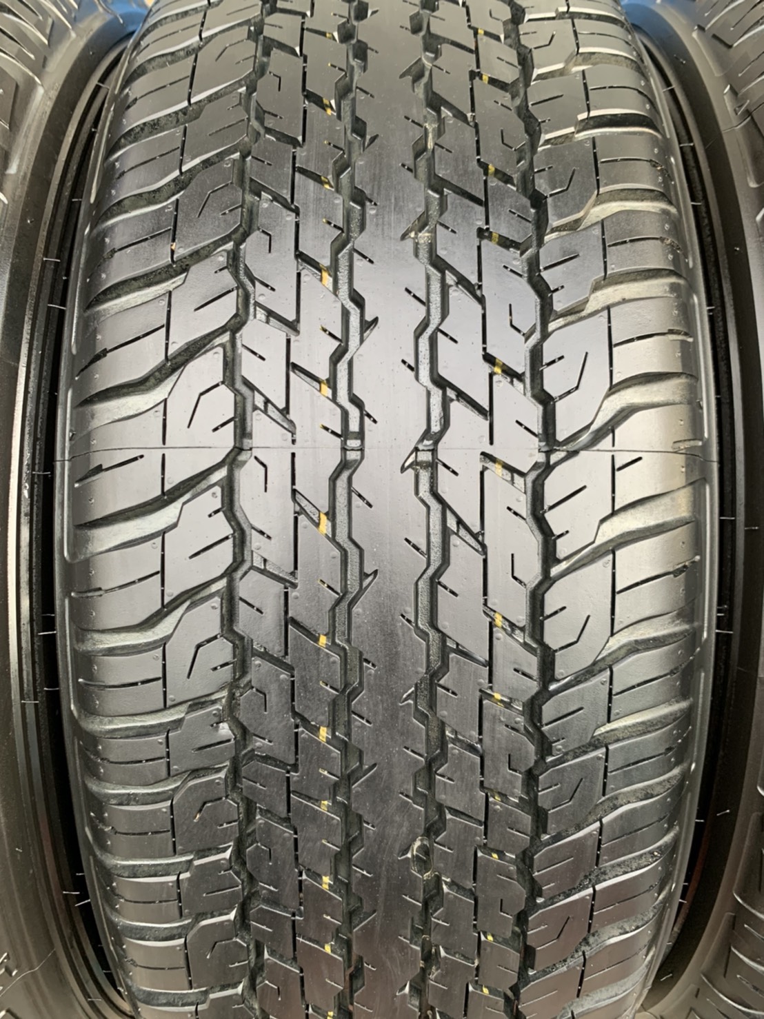 ล้อแม็กป้ายแดง Toyota Fortuner ขอบ 18 ดำหน้าเงา พร้อมยางป้ายแดง 265-60-18 Dunlop ปี 20 สวยกริ๊บ ล้อแม็กป้ายแดง Toyota Fortuner ขอบ 18 ดำหน้าเงา พร้อมยางป้ายแดง 265-60-18 Dunlop ปี 20 สวยกริ๊บ