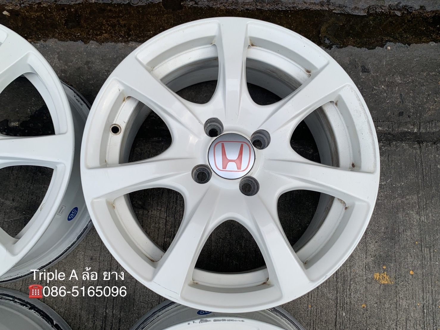 ล้อแม็ก Honda 4รู100 ขอบ 15 สีขาว ล้อแม็ก Honda 4รู100 ขอบ 15 สีขาว