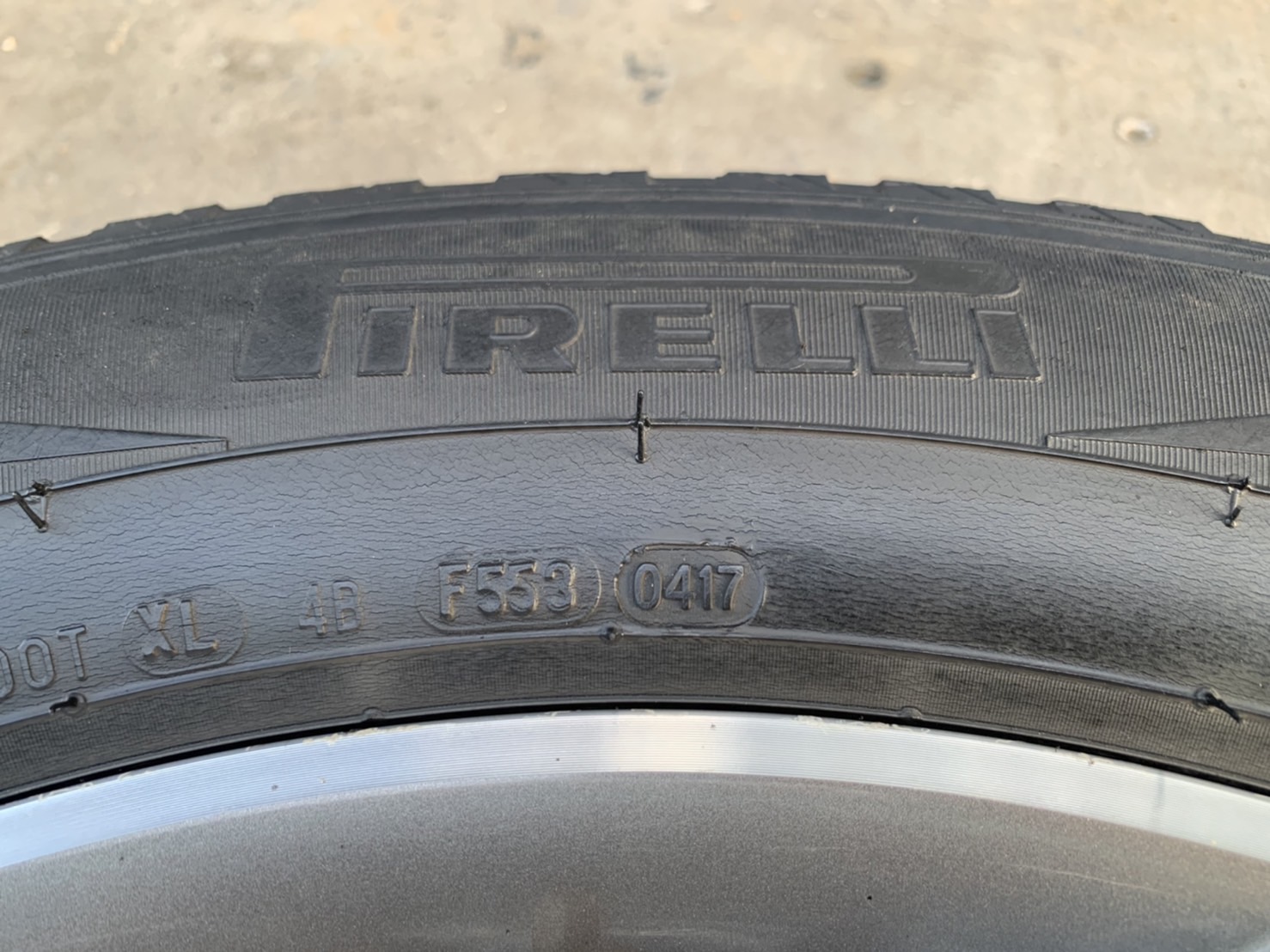 ล้อแม็ก Ford Everest ขอบ 20 แถมยาง 275-55-20 PIRELLI ปี 17