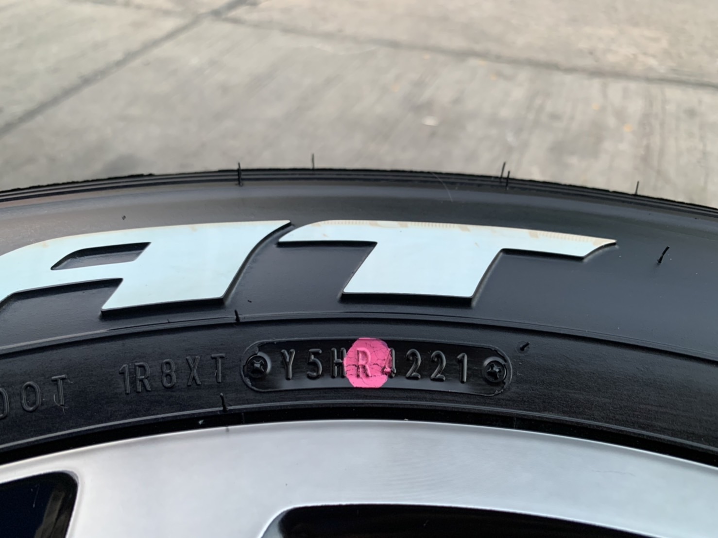 ล้อแม็กป้ายแดง Toyota Revo Rocco รุ่นใหม่ล่าสุด ขอบ 18 พร้อมยางใหม่ป้ายแดง 265-60-18 Dunlop ปลายปี 2 ล้อแม็กป้ายแดง Toyota Revo Rocco รุ่นใหม่ล่าสุด ขอบ 18 พร้อมยางใหม่ป้ายแดง 265-60-18 Dunlop ปลายปี 2