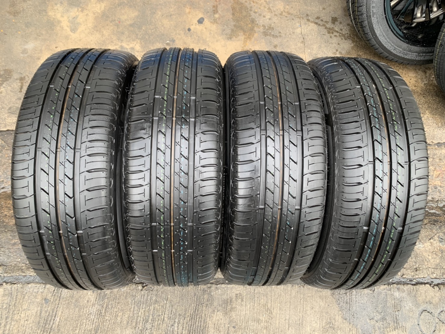 ล้อแม็กป้ายแดง 5รู114 Mitsu Xpender รุ่นใหม่ล่าสุด ขอบ 16 ดำหน้าเงา พร้อมยางป้ายแดง 205-55-16 Bridge ล้อแม็กป้ายแดง 5รู114 Mitsu Xpender รุ่นใหม่ล่าสุด ขอบ 16 ดำหน้าเงา พร้อมยางป้ายแดง 205-55-16 Bridge