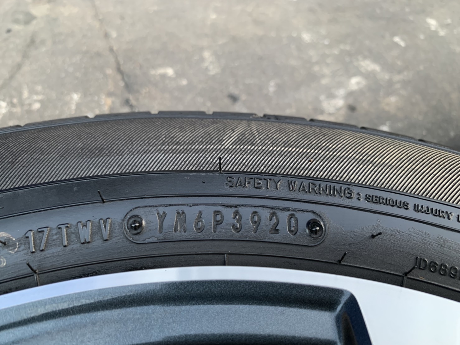 ล้อแม็ก 5รู114 Suzuki XL7 รุ่นใหม่ล่าสุด ขอบ 16 พร้อมยางน้องๆป้ายแดง 195-60-16 Dunlop ปลายปี 20 ใส่ก