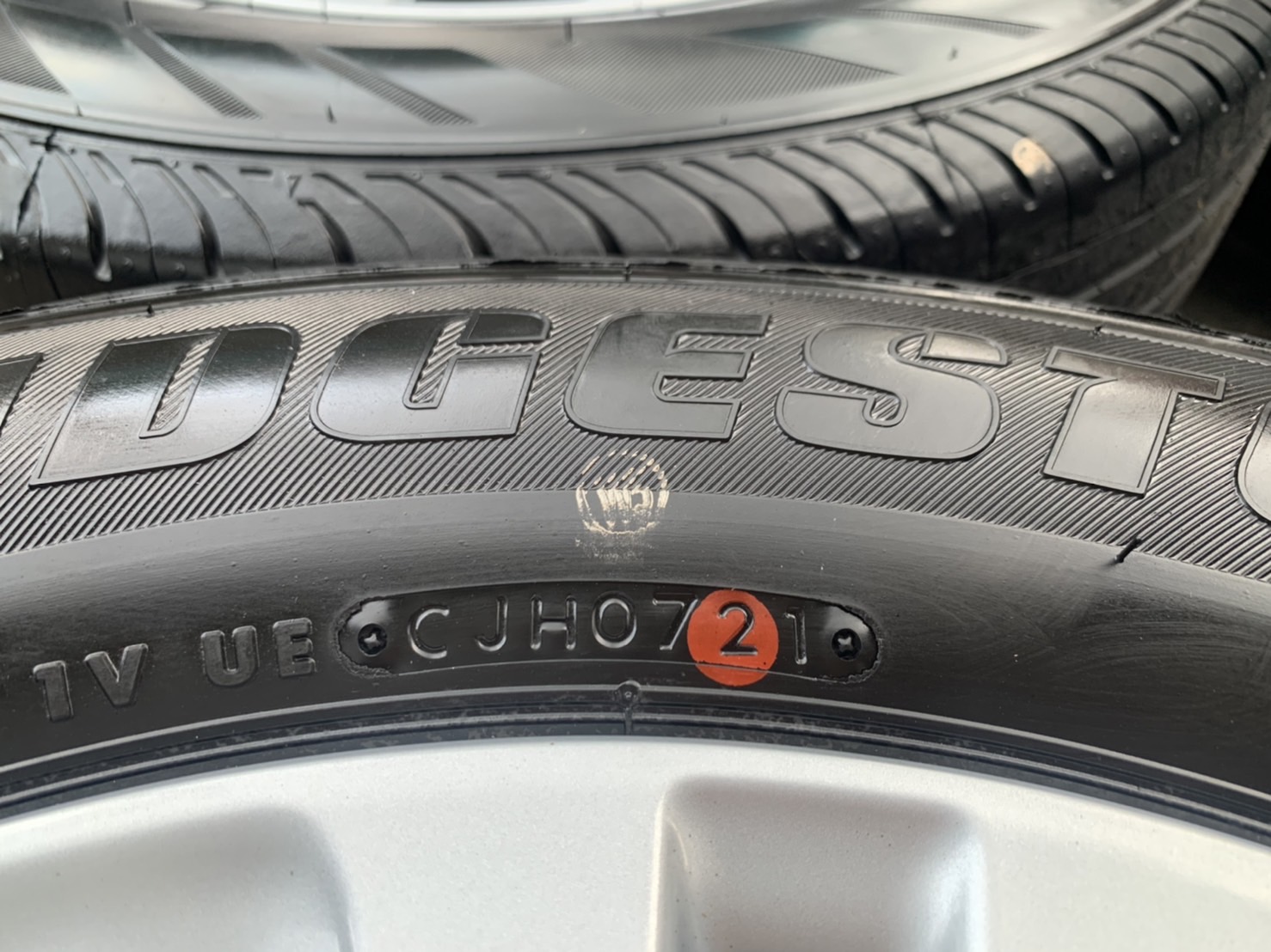 ล้อแม็กป้ายแดง Toyota Revo ขอบ 16 พร้อมยางใหม่ป้ายแดง 215-65-16 Bridgestone ปี 21 ใหม่ยกห้าง ล้อแม็กป้ายแดง Toyota Revo ขอบ 16 พร้อมยางใหม่ป้ายแดง 215-65-16 Bridgestone ปี 21 ใหม่ยกห้าง