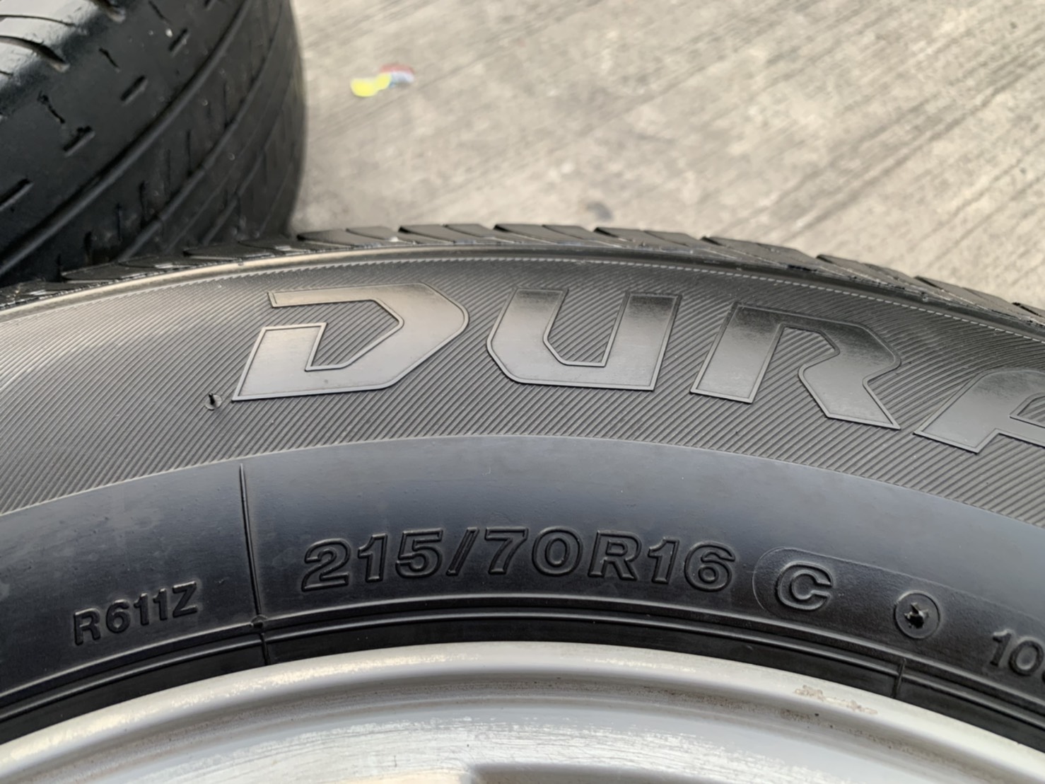 ล้อแม็ก Hyundai ฮุนได H1 ขอบ 16 แถมยาง 215-70-16 Bridgestone ปลายปี 15 ล้อแม็ก Hyundai ฮุนได H1 ขอบ 16 แถมยาง 215-70-16 Bridgestone ปลายปี 15