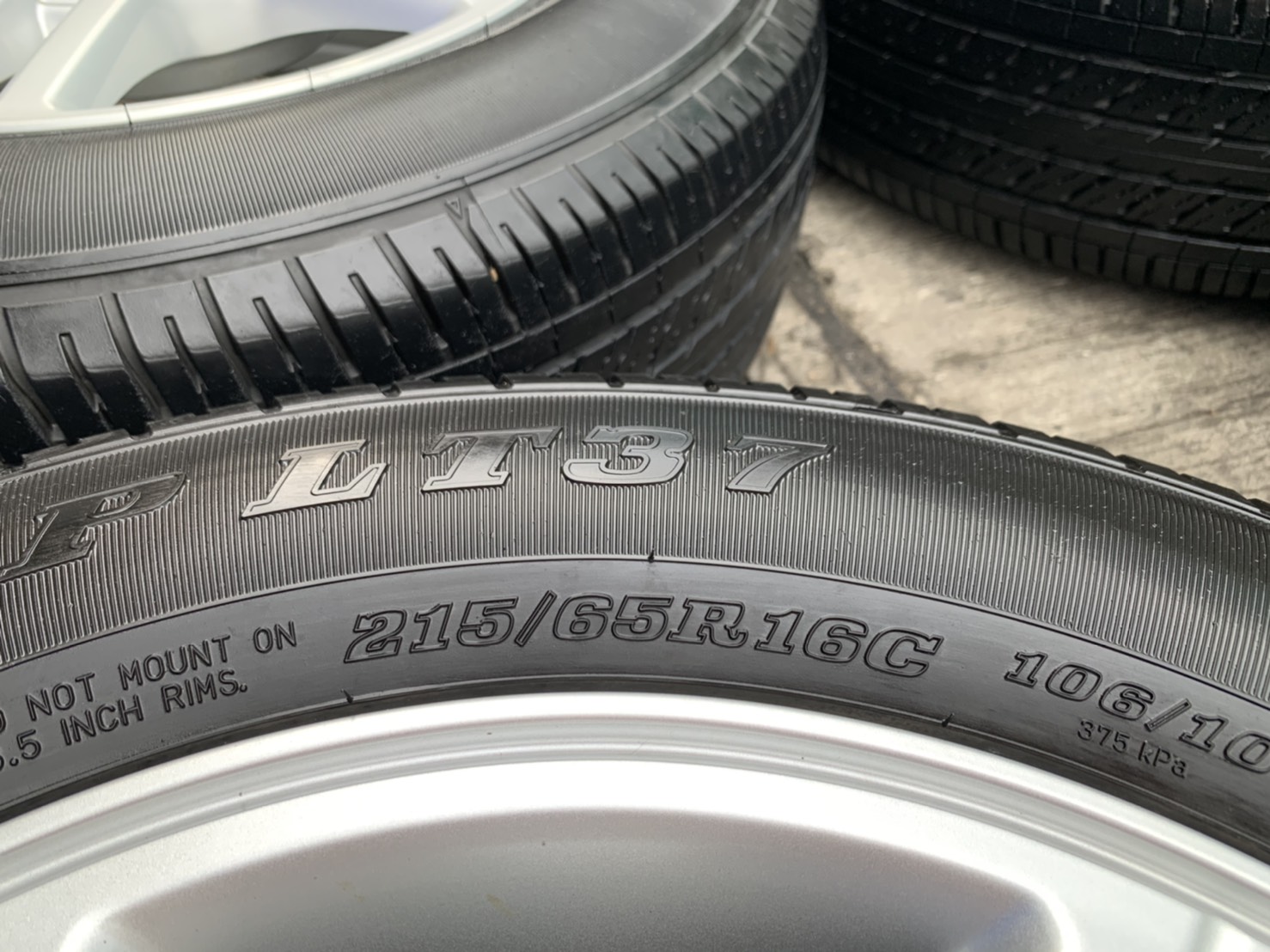ล้อแม็ก ISUZU D-Max Blue Power (ลายดาว) ขอบ16 พร้อมยาง 215-65-16 Dunlop ปลายปี 19 สวยๆ