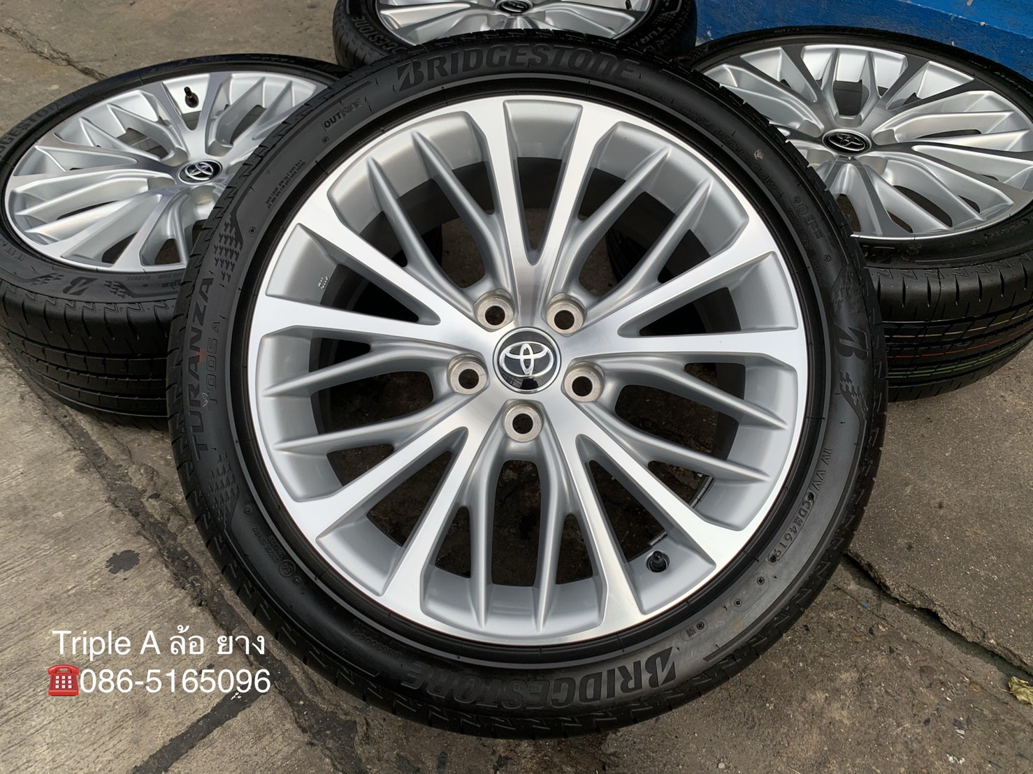 ล้อแม็กป้ายแดง Toyota Camry รุ่นใหม่ ขอบ 18 พร้อมยางป้ายแดง 235-45-18 Bridgestone สวยๆ ล้อแม็กป้ายแดง Toyota Camry รุ่นใหม่ ขอบ 18 พร้อมยางป้ายแดง 235-45-18 Bridgestone สวยๆ