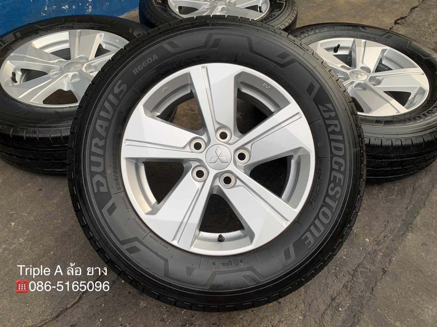 ล้อแม็ก 5รู114 Mitsu Triton รุ่นใหม่ล่าสุด ขอบ 16 พร้อมยาง 225-65-16 Bridgestone ปี 20 สวยๆ ล้อแม็ก 5รู114 Mitsu Triton รุ่นใหม่ล่าสุด ขอบ 16 พร้อมยาง 225-65-16 Bridgestone ปี 20 สวยๆ