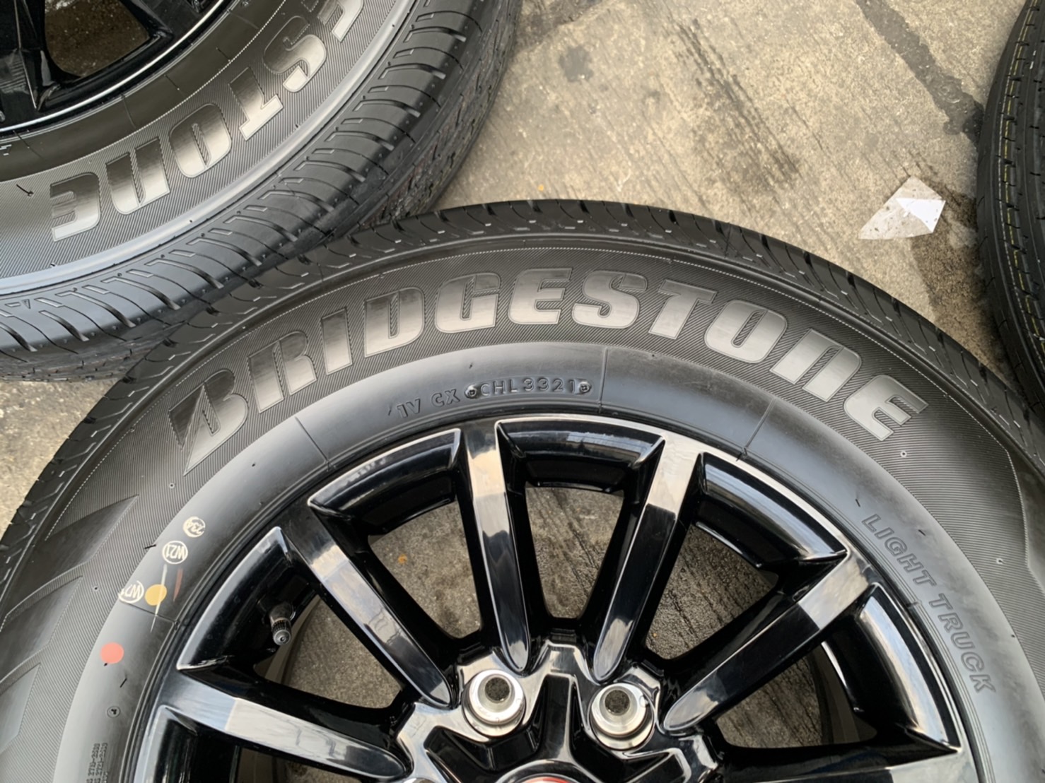 ล้อแม็กป้ายแดง ISUZU D-Max X-Series รุ่นใหม่ล่าสุด ขอบ 16 พร้อมยางใหม่ป้ายแดง 215-70-16 Bridgestone ล้อแม็กป้ายแดง ISUZU D-Max X-Series รุ่นใหม่ล่าสุด ขอบ 16 พร้อมยางใหม่ป้ายแดง 215-70-16 Bridgestone
