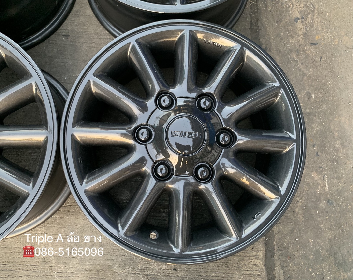 ล้อแม็ก ISUZU D-Max ขอบ 15 สีเทากัน ล้อแม็ก ISUZU D-Max ขอบ 15 สีเทากัน
