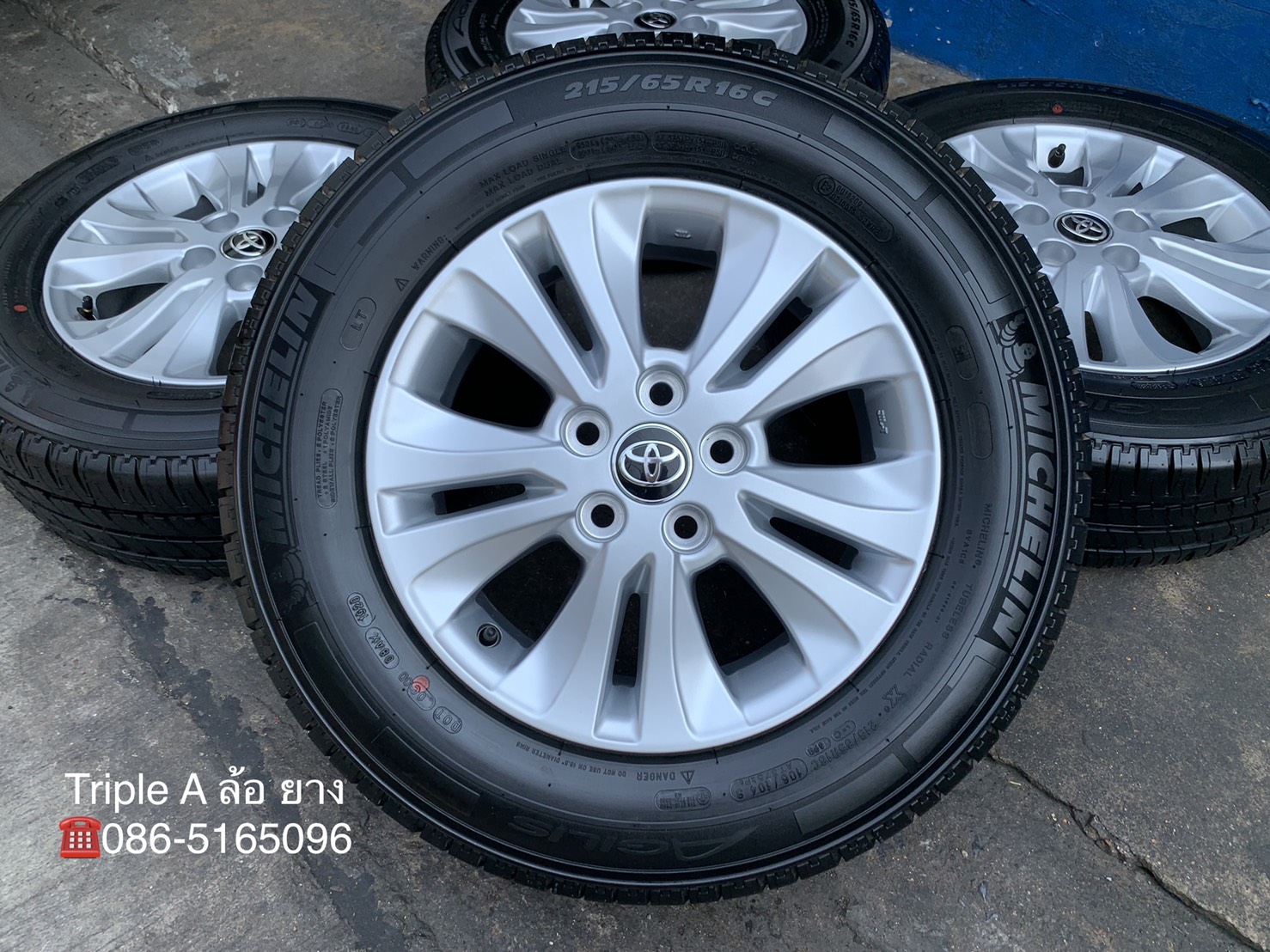 ล้อแม็กป้ายแดง Toyota Revo ขอบ 16 พร้อมยางใหม่ป้ายแดง 215-65-16 Michelin ปี 20 ใหม่กริ๊บ ล้อแม็กป้ายแดง Toyota Revo ขอบ 16 พร้อมยางใหม่ป้ายแดง 215-65-16 Michelin ปี 20 ใหม่กริ๊บ