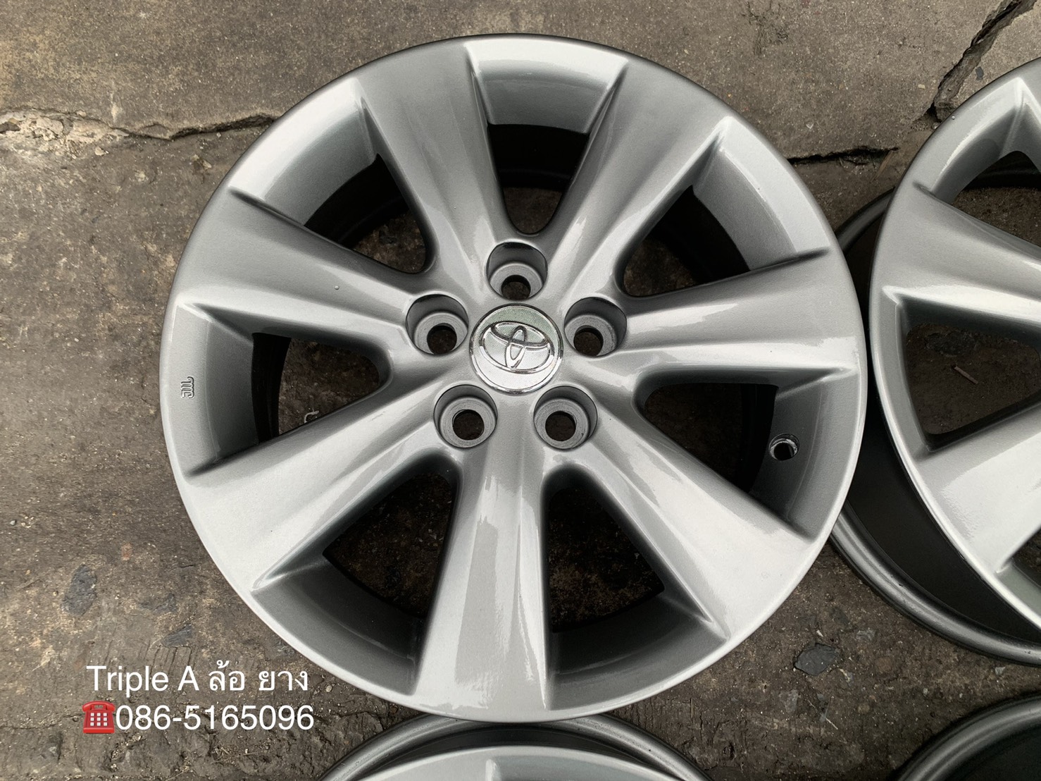 ล้อแม็ก 5รู100 Toyota Altis ขอบ 15 สีเทา สวยกริ๊บ ล้อแม็ก 5รู100 Toyota Altis ขอบ 15 สีเทา สวยกริ๊บ