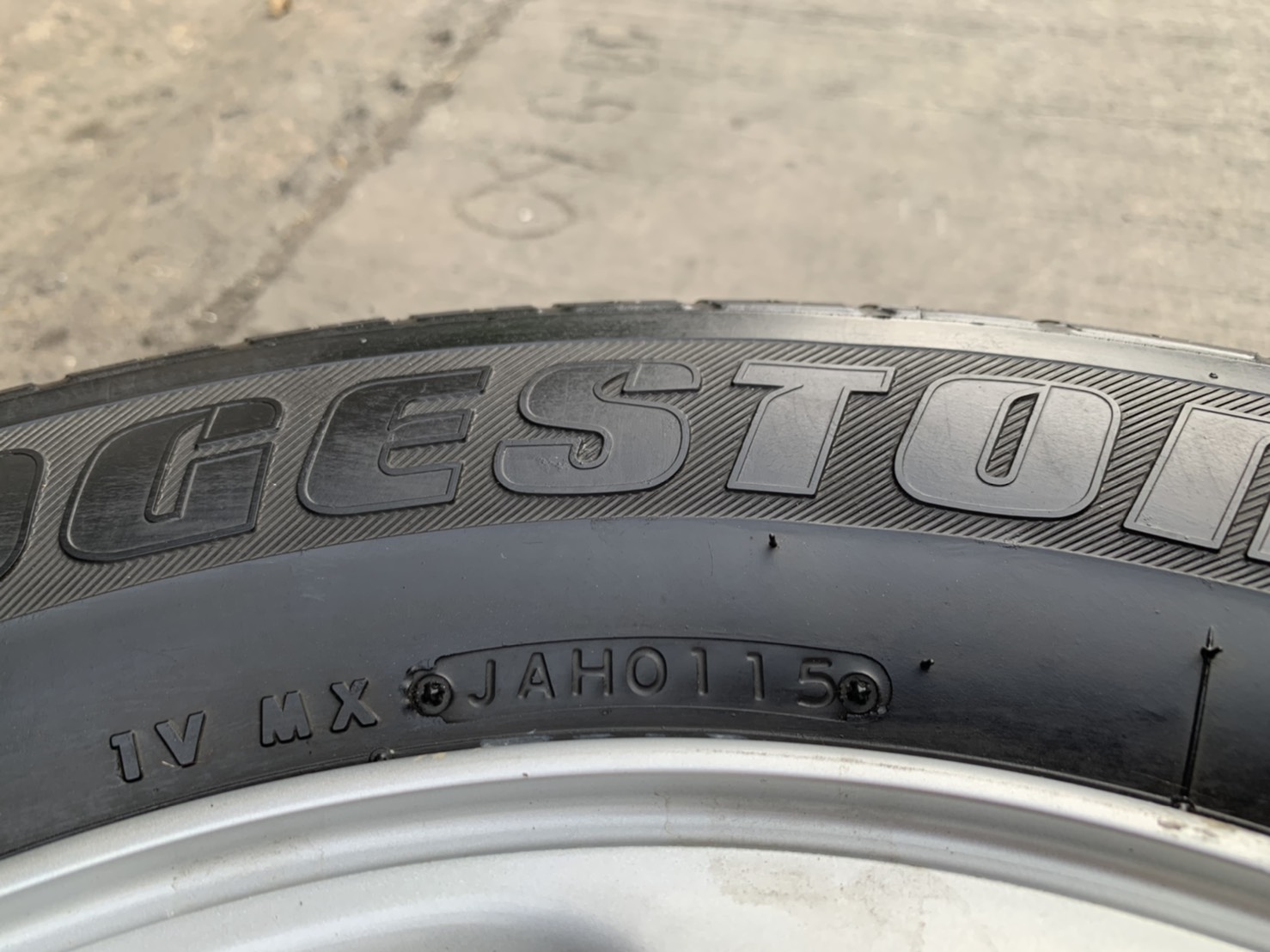 ล้อแม็ก 5รู114 Mitsu Triton ขอบ 15 แถมยาง 215-65-15 Bridgestone ปี 15 ล้อแม็ก 5รู114 Mitsu Triton ขอบ 15 แถมยาง 215-65-15 Bridgestone ปี 15