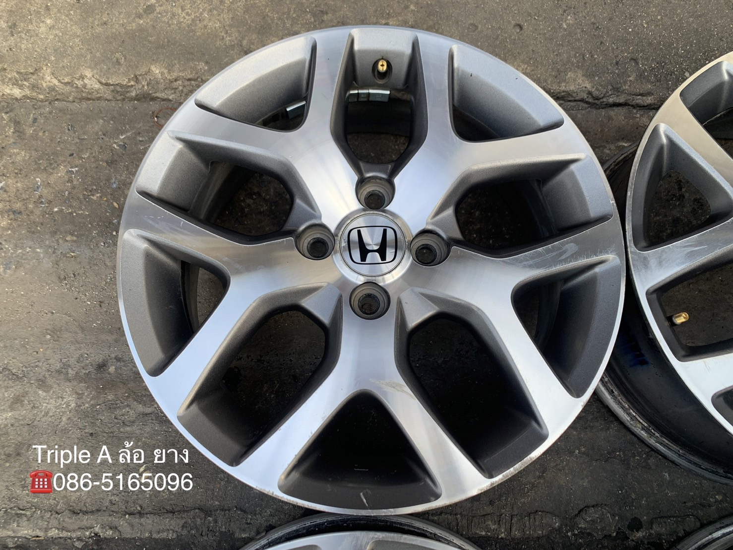 ล้อแม็ก 4รู100 Honda City ขอบ 16 เทาหน้าเงา ล้อแม็ก 4รู100 Honda City ขอบ 16 เทาหน้าเงา