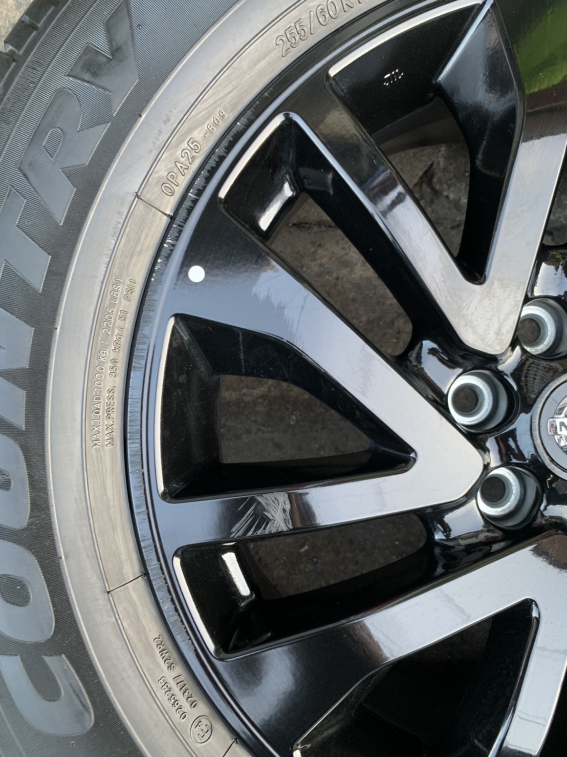 ล้อแม็ก 6รู114 Nissan Navara NP300 Black Edition ขอบ 18 พร้อมยาง 255-60-18 TOYO ปี 19